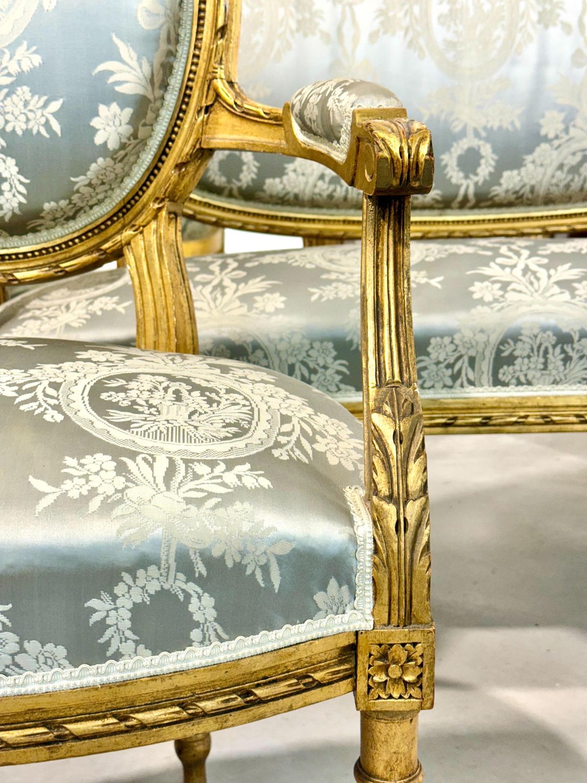 photo furniture Pair Of Louis XVI Medallion Carved And Gilded Wood Armchairs