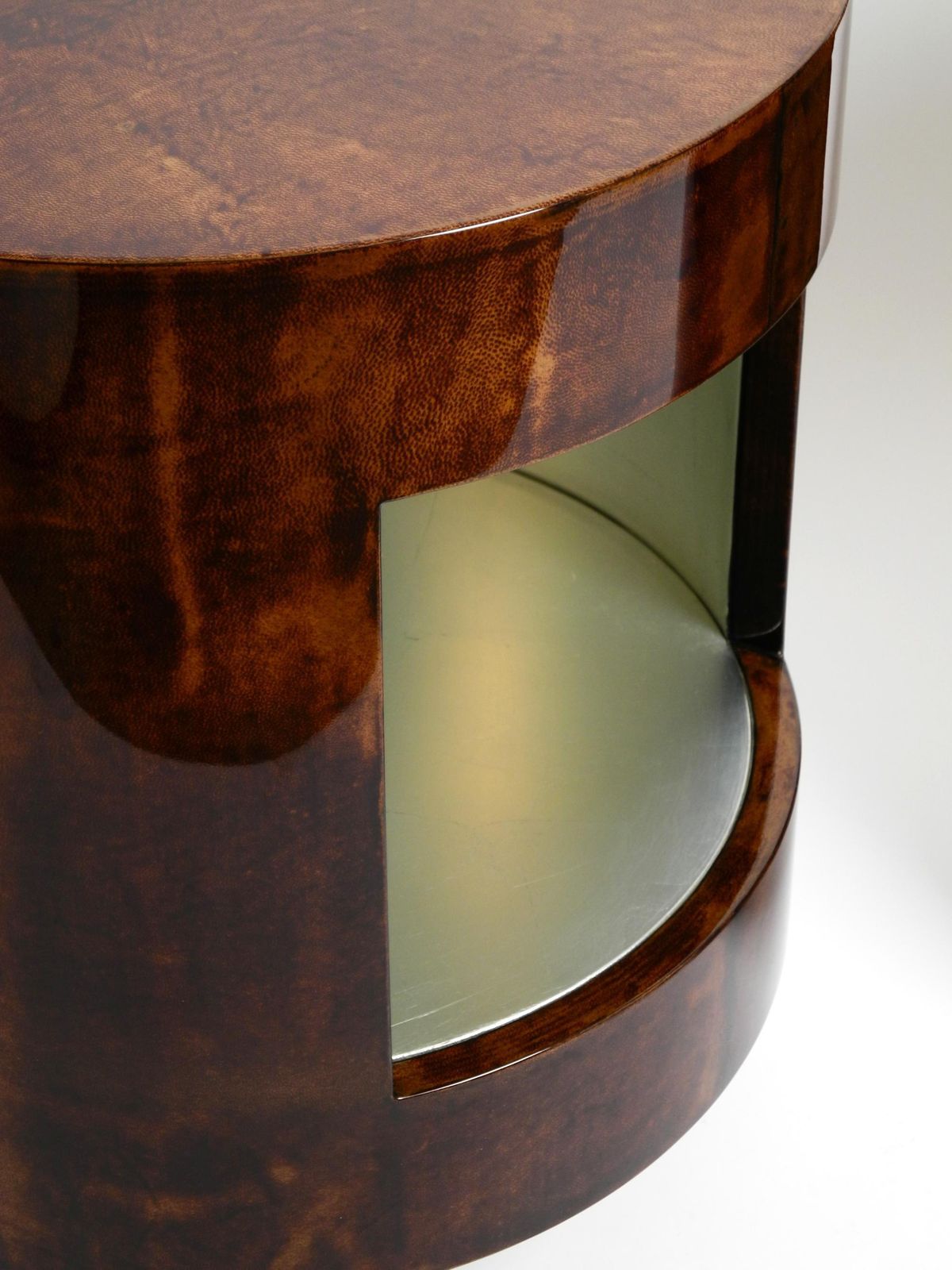 5511.0 Twee Salontafels "Night&Day" Van Tura Uit De Jaren 1990, Hout Bekleed Met Geitenleer photo