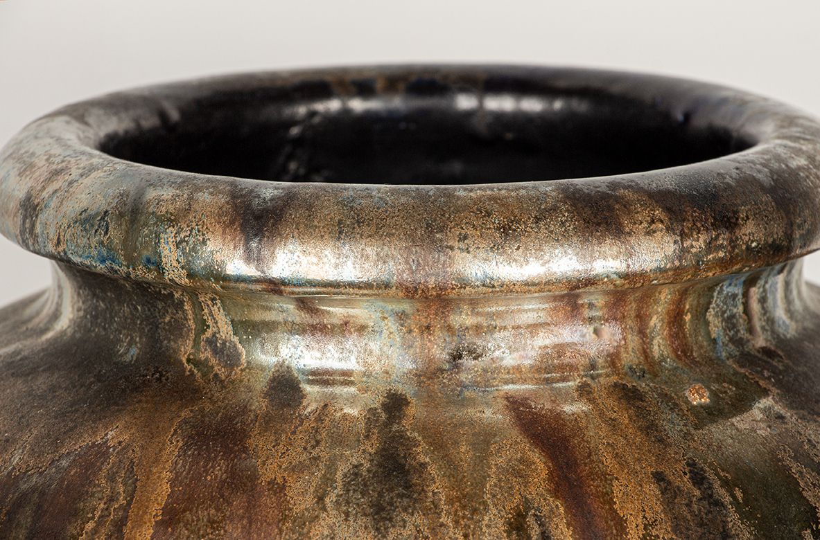 photo furniture Grand vase Art déco en grès émaillé irisé bleu, par Roger Guérin, années 1930.