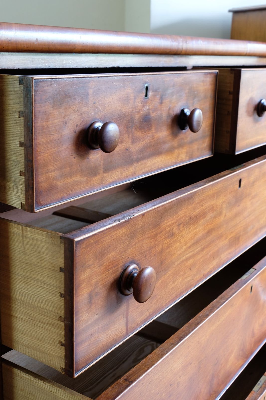 Antique Mahogany Chest Of Drawers – 2 Small Over 3 Large photo 860.0