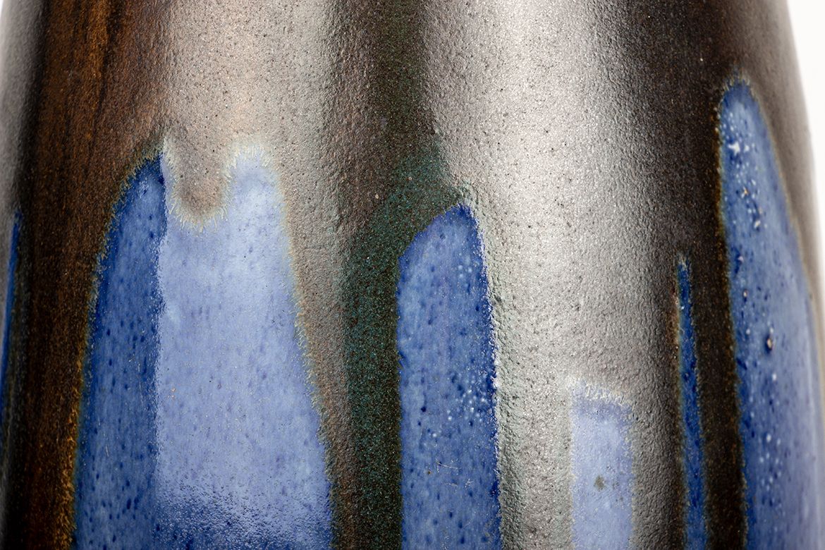 Grand vase Art déco en céramique émaillée bleue par Léon Pointu, Grès de Puisaye, 1920. photo furniture