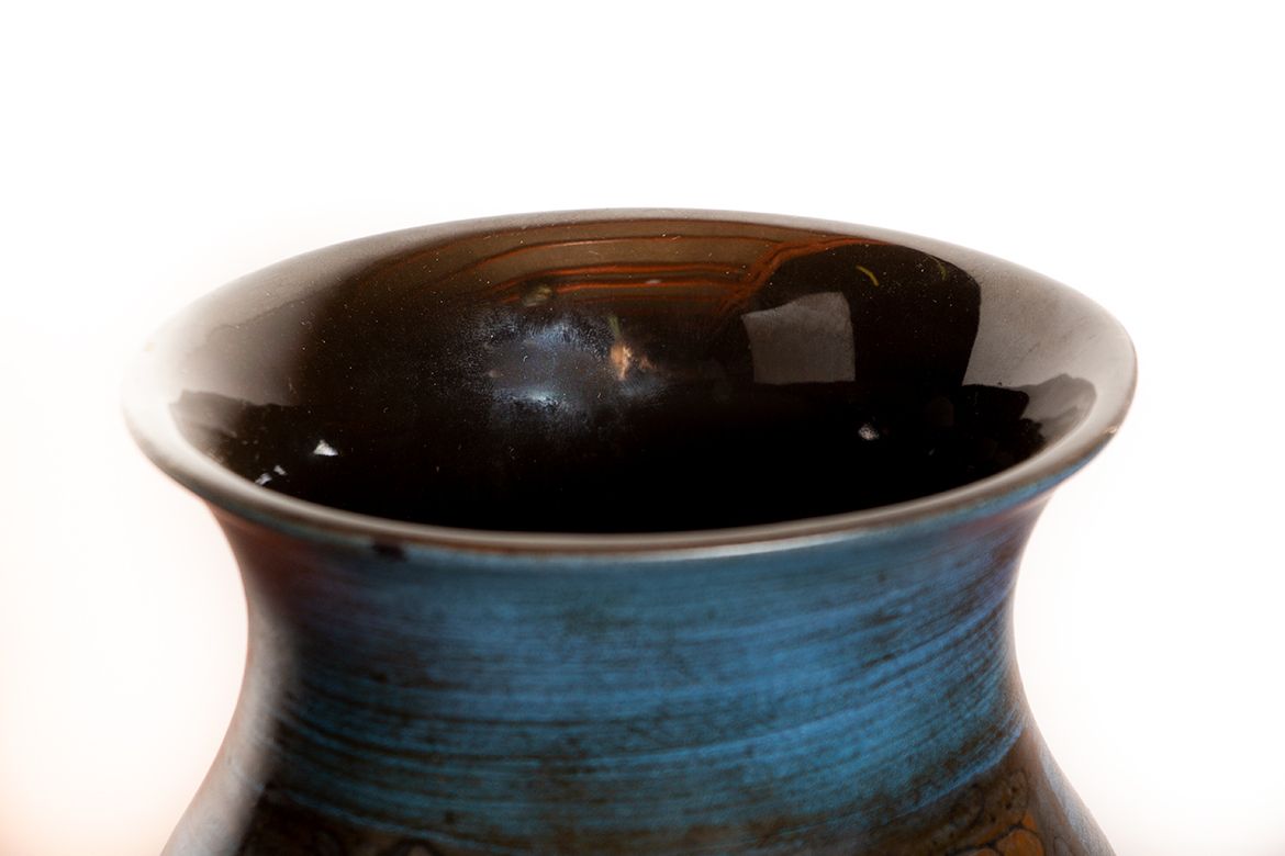 Vase moderniste Vallauris en céramique émaillée bleue et verte, par Jean de Lespinasse, 1950. photo vintage