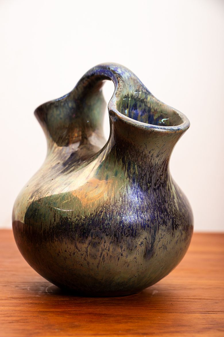 photo furniture Vase double col Art déco en grès flammé irisé vert, par Alphonse Cytère, 1920.