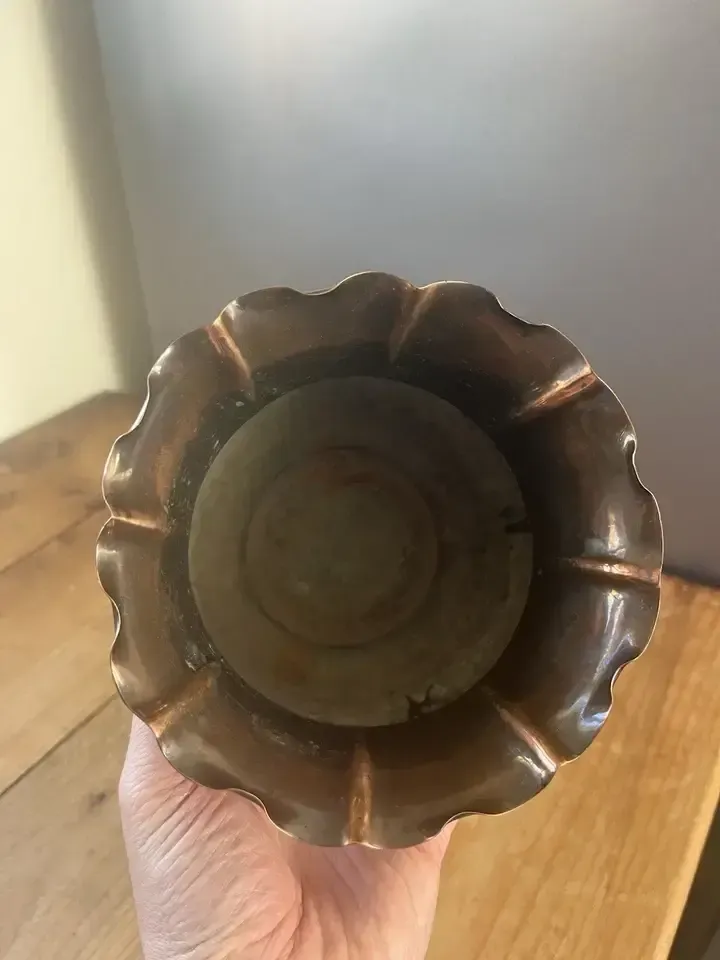 photo furniture Antique Arts & Crafts Textured Beaten Repousse Copper Fluted Planter Plant Pot