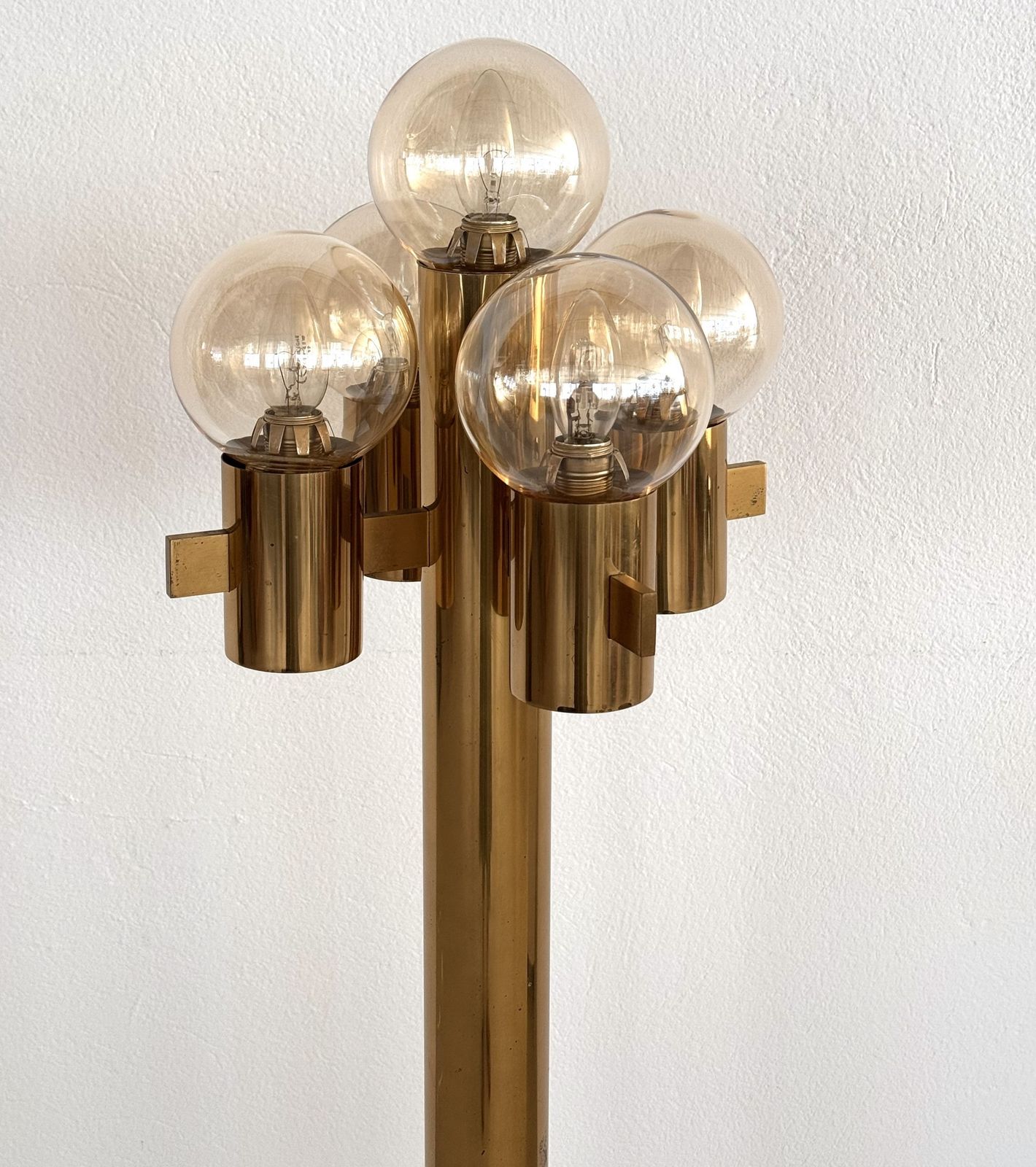 photo vinterior Mid Century Hans Agne Jakobsson Brass Floor Lamp With 5 Glasses