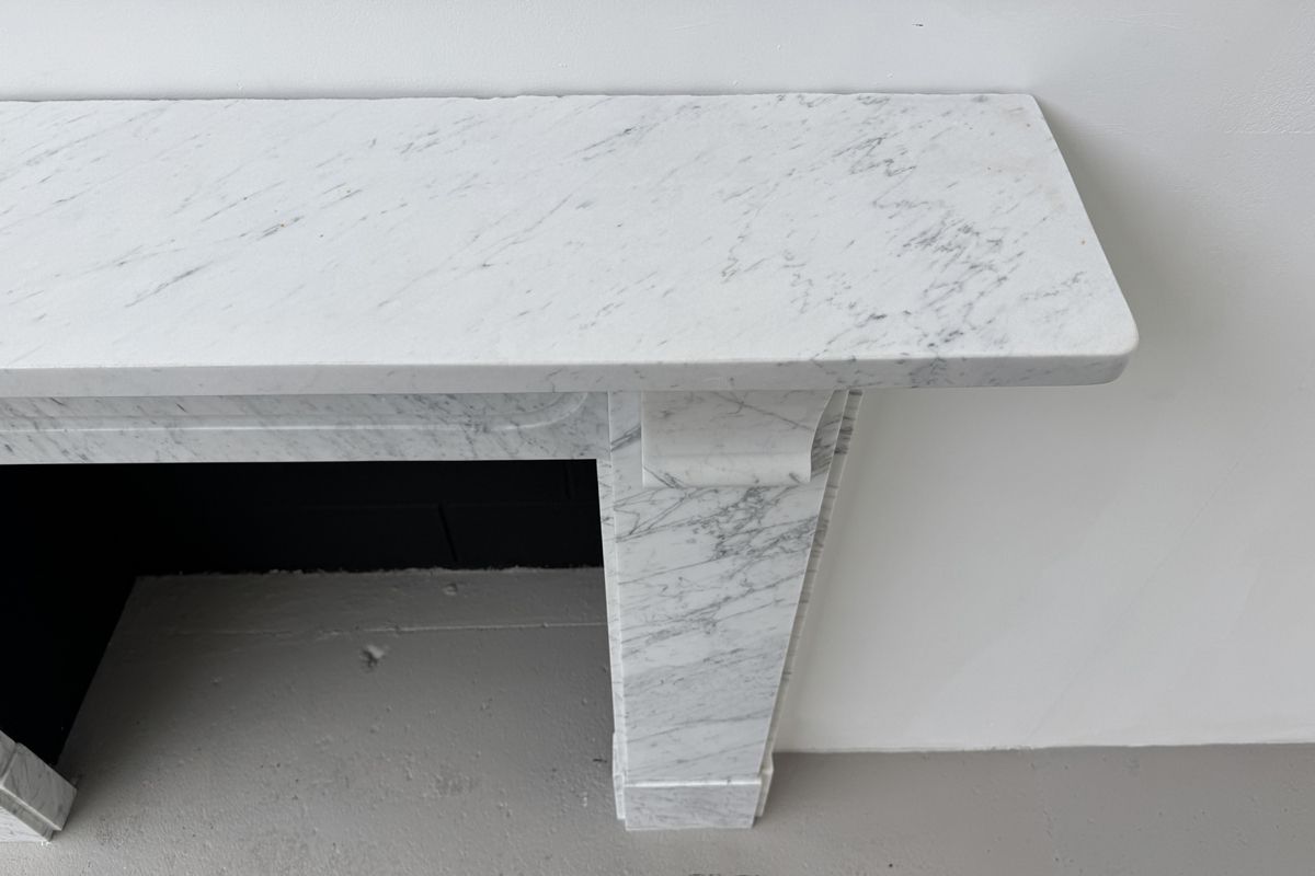photo vinterior Antique Victorian Corbelled Carrara Marble Fireplace Surround
