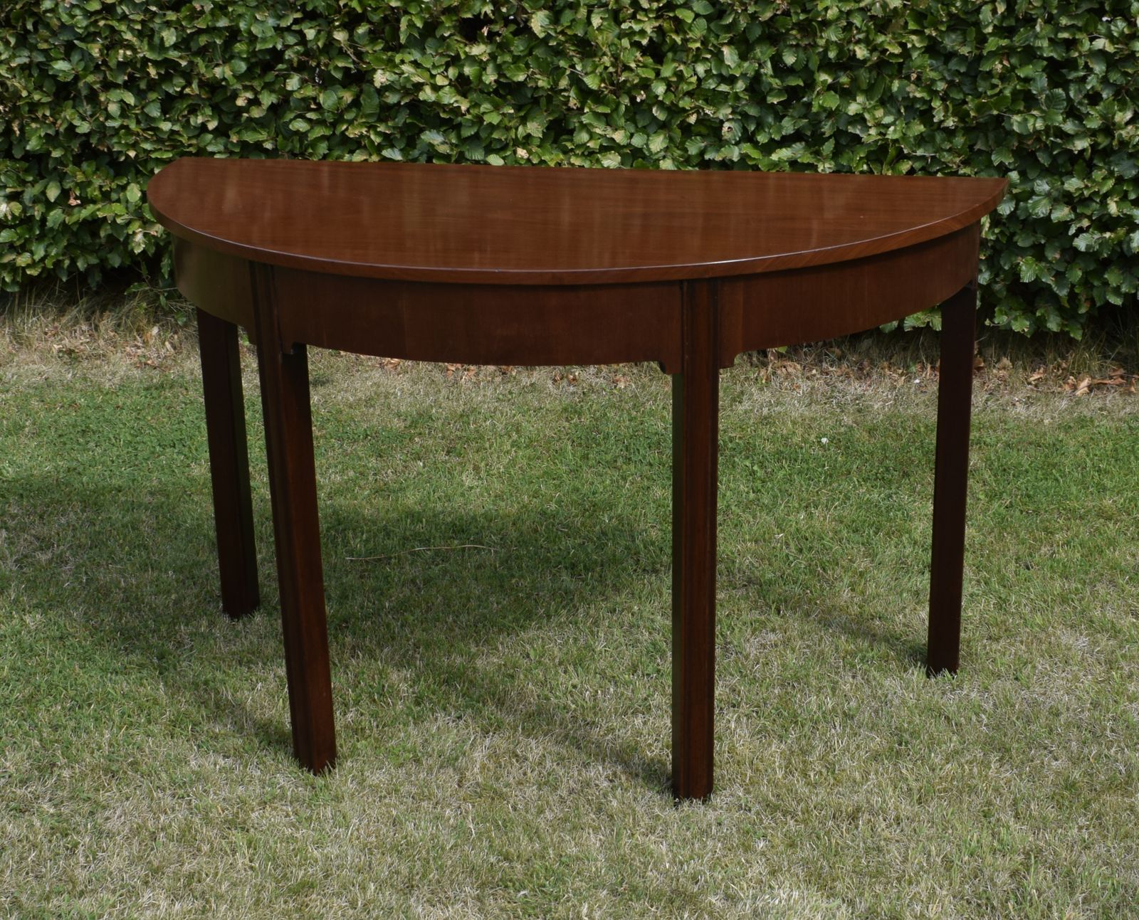 Georgian Period Mahogany Demi Lune Table photo vinterior