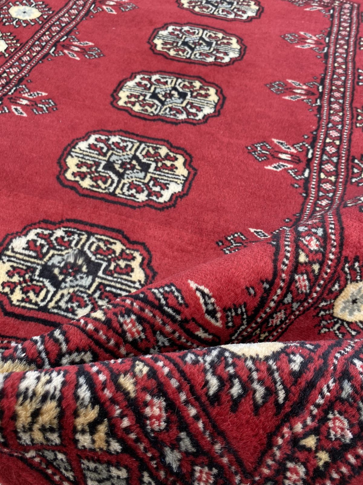 Small Bokhara Rug Traditional Hand Knotted Carpet With Geometric Design photo buy