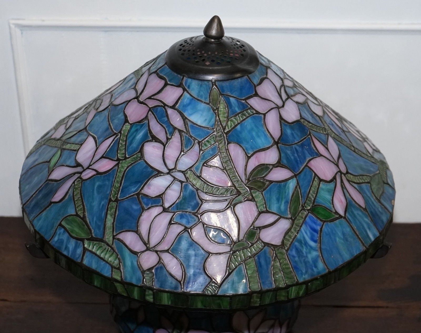 Tiffany Style Stained Glass Art Nouveau Floral Design With Illuminated Base Lamp photo vintage
