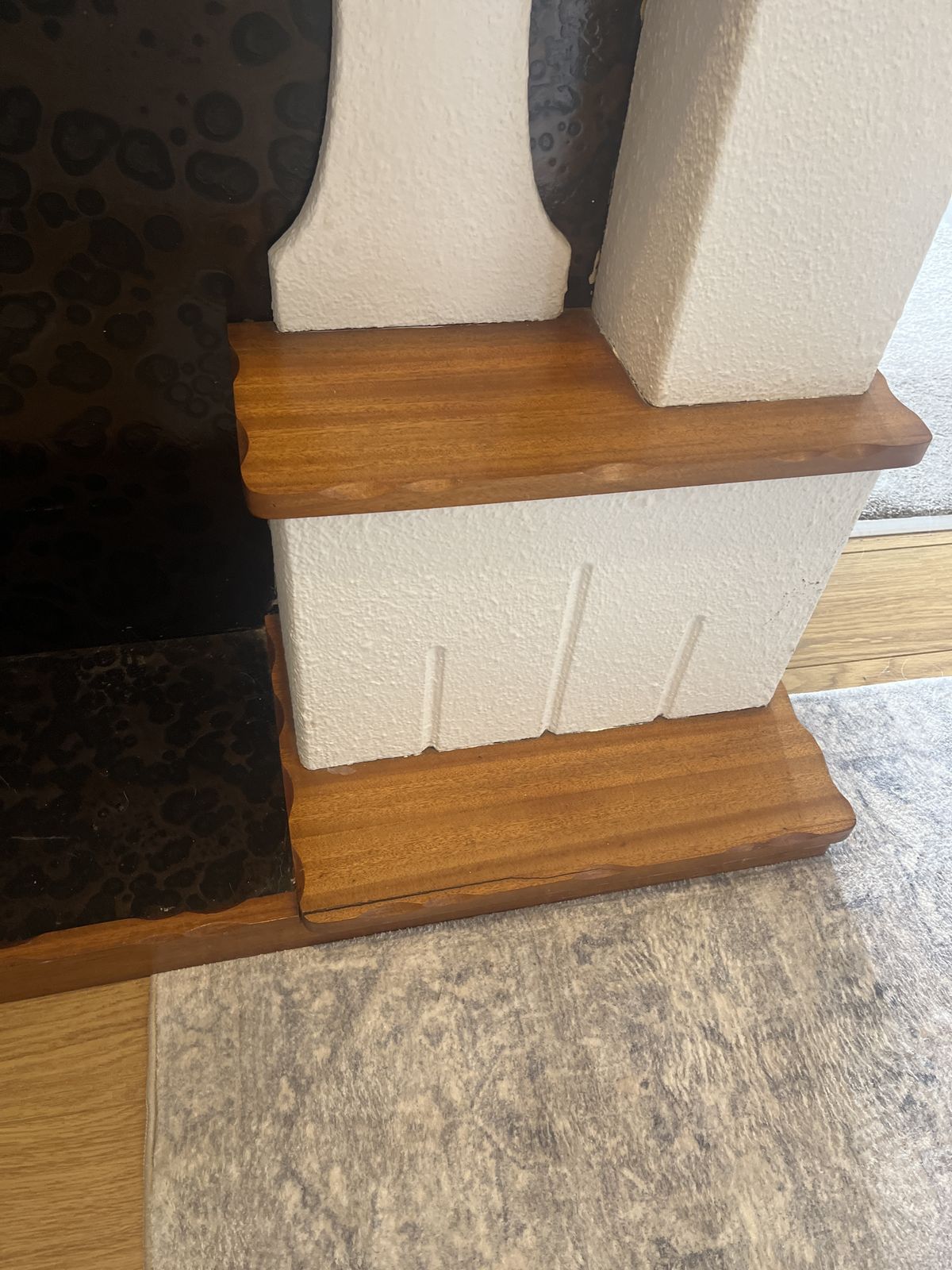 Vintage 1970 Fire Surround / Mantlepiece photo Home Fixtures
