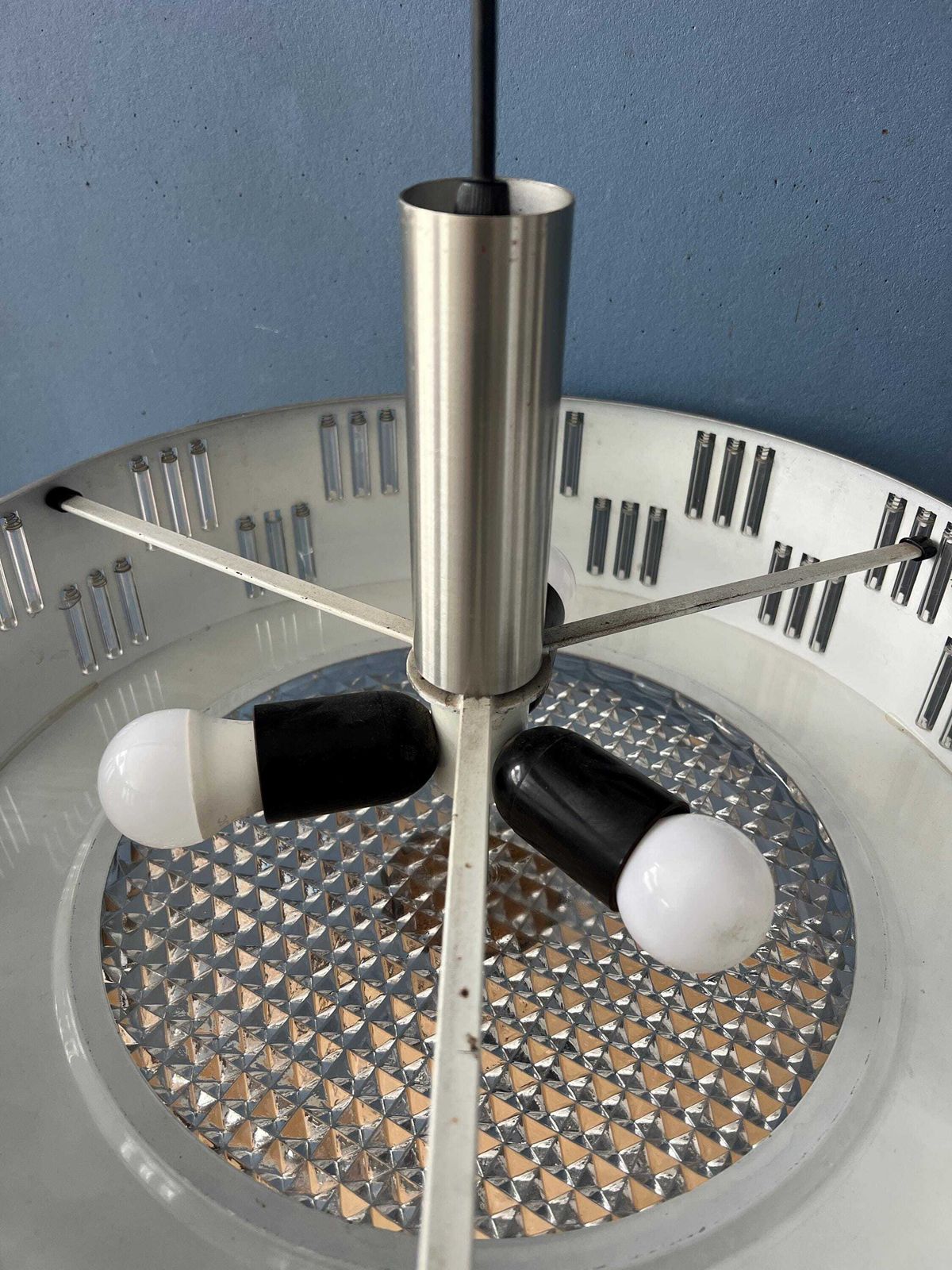 photo furniture Mid Century Ufo Hanglamp Met Kristalglas