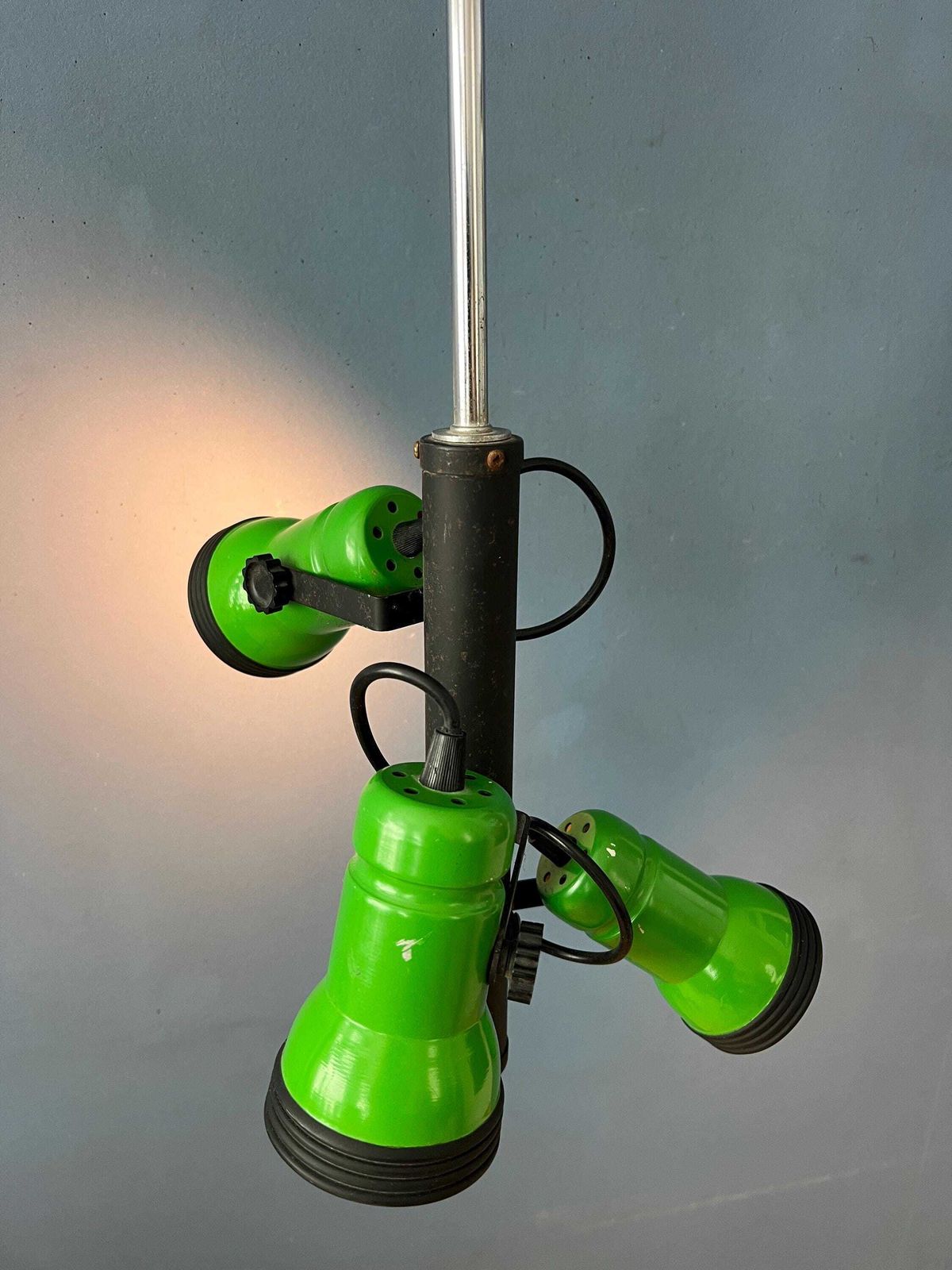 Vintage Hanglamp Met Drie Groene Spots photo 164.0