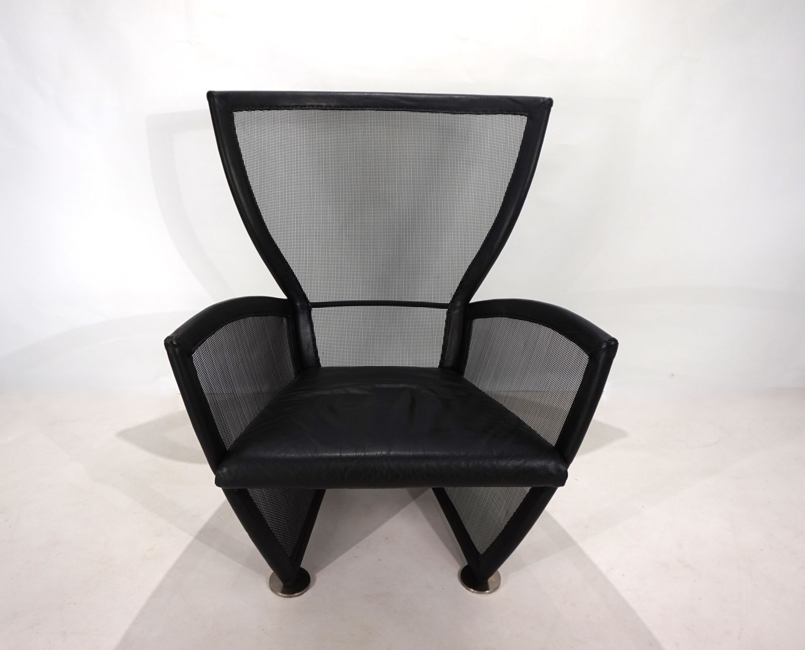 photo furniture Arflex Privè Armchair By Paolo Nava, 1987