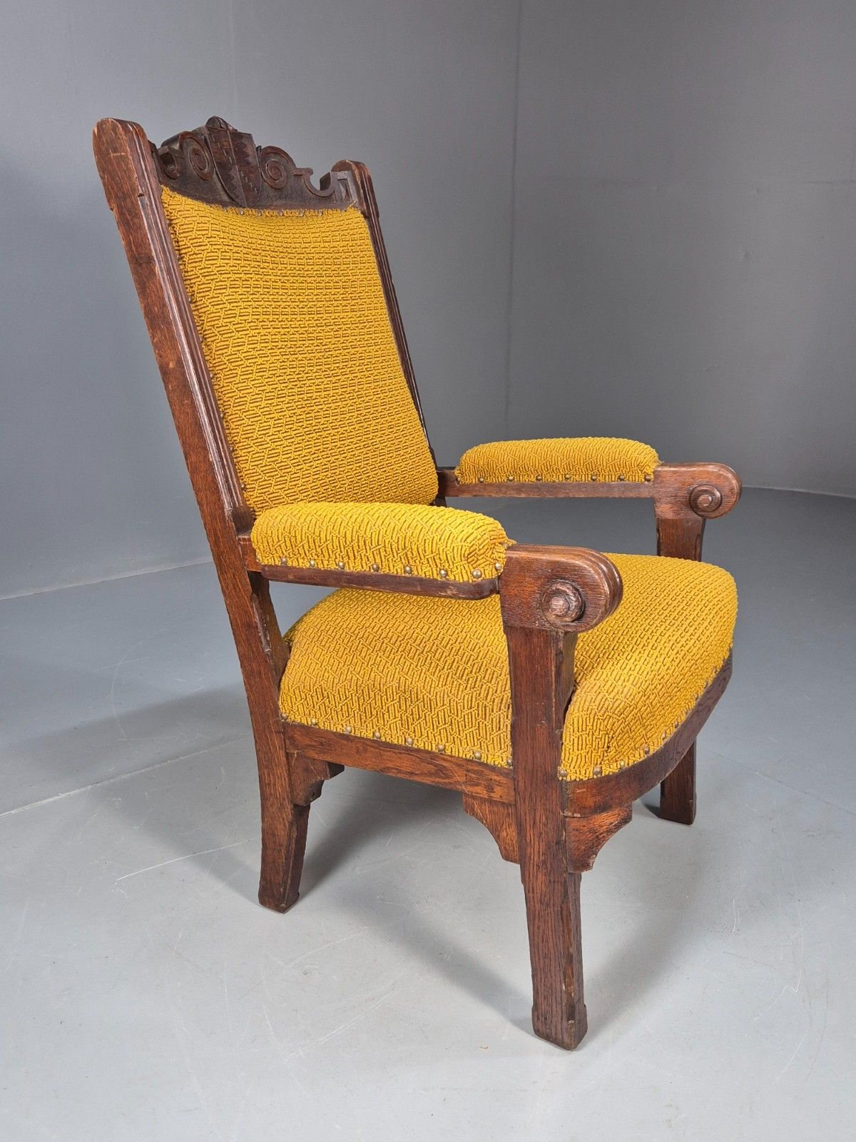 photo furniture Antique Carved Oak Mustard Patterned Fabric Arm Chair Vintage Eb9788 Vcar