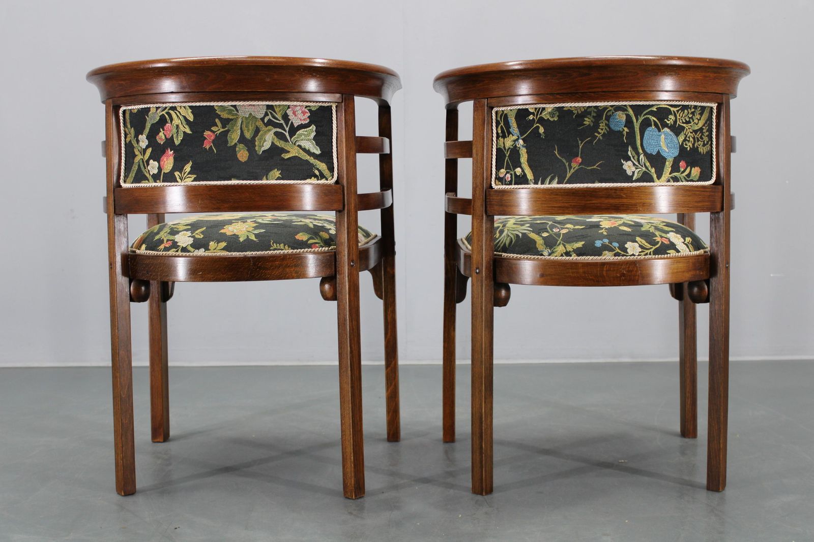 photo furniture 1930s Pair Of Restored Thonet Armchairs, Czechoslovakia