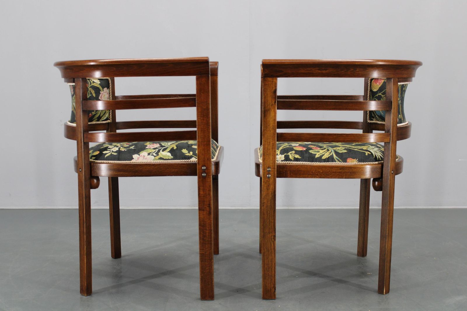 Furniture 1930s Pair Of Restored Thonet Armchairs, Czechoslovakia photo