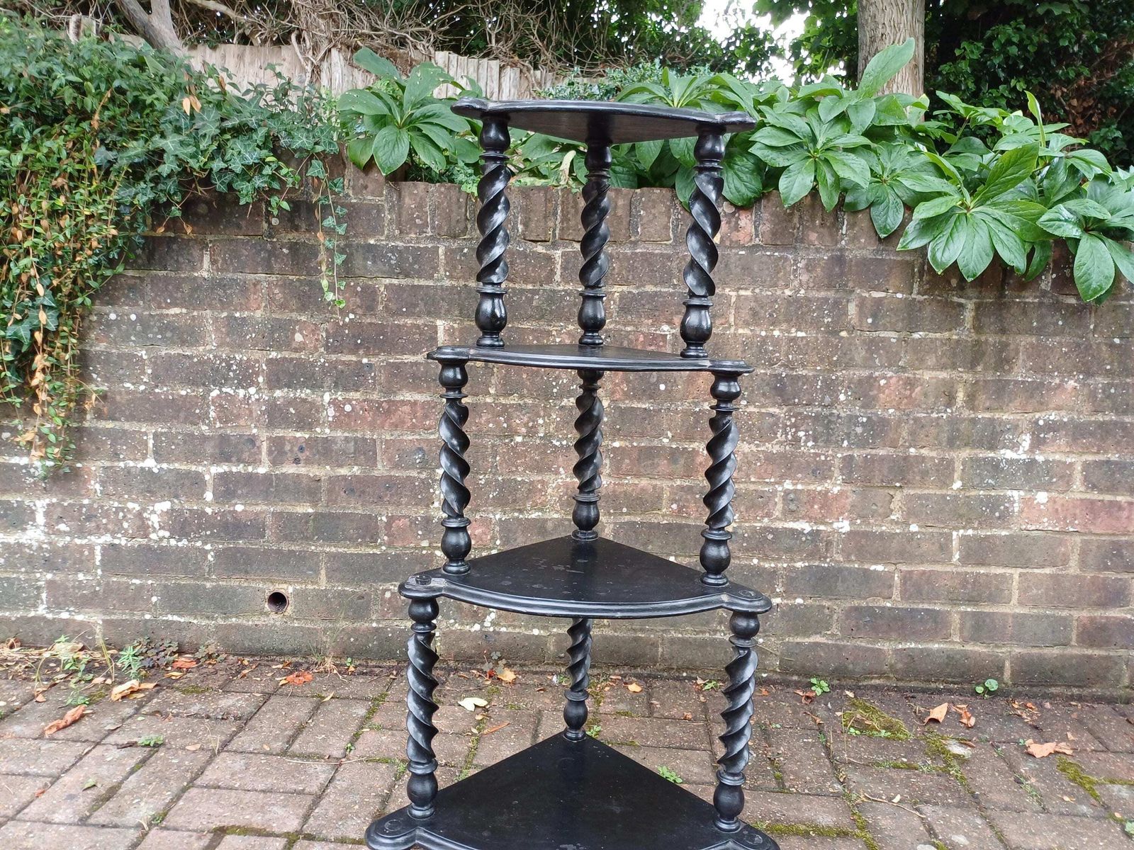 Antique Black Lacquered Effect Corner étagère With Barley Twist Legs 4 Tier Victorian Gothic Display Shelf Unit Ornate Carved Top Wot Not photo vintage