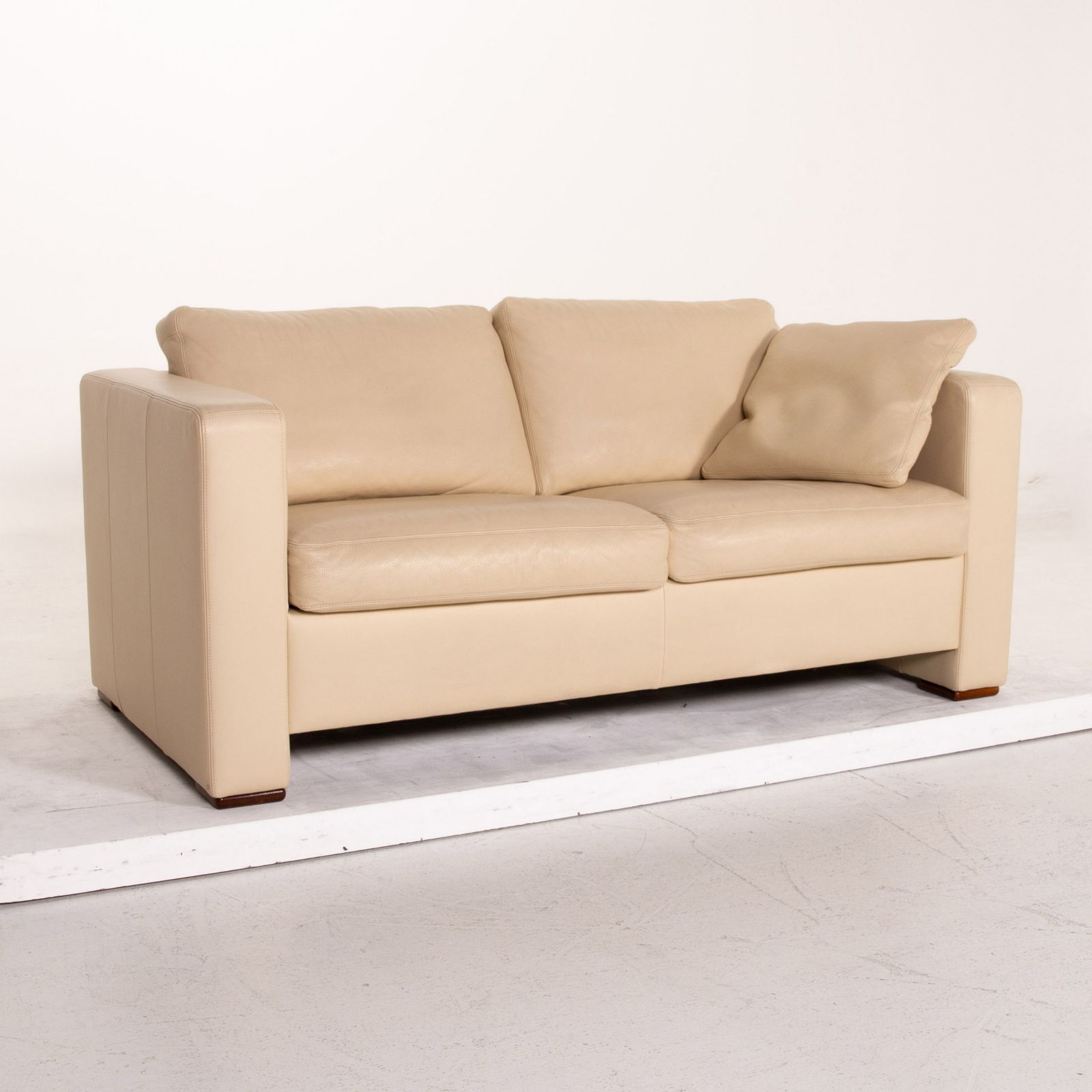 Canapé Machalke en cuir beige 2 places photo buy