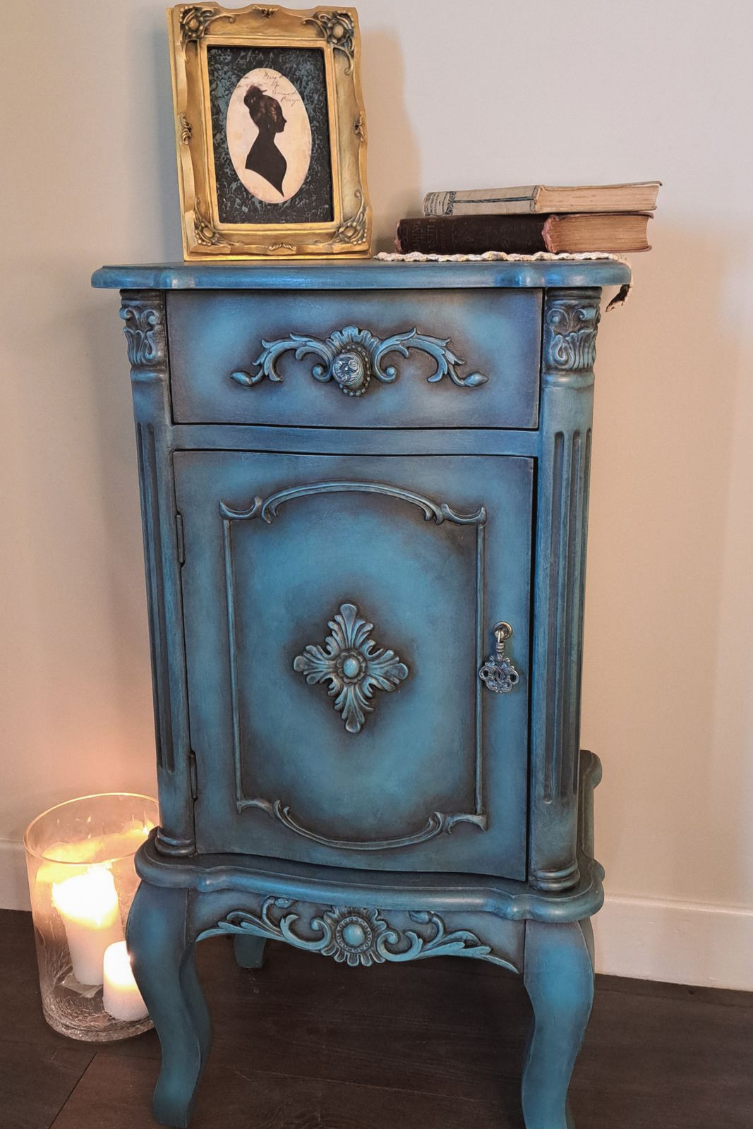French Style Vintage Bedside Table Nightstand – Timeless Character, Thoughtful Craftsmanship photo 150.0