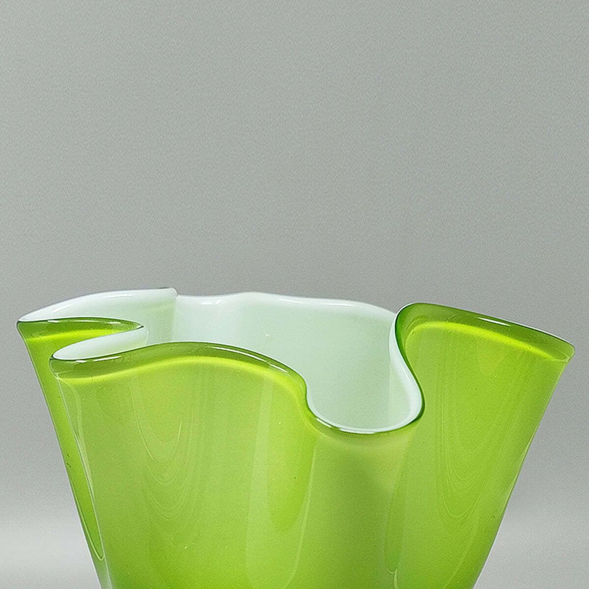 1960s Astonishing Green Vase "Fazzoletto" By Ca' Dei Vetrai In Murano Glass. Made In Italy photo buy