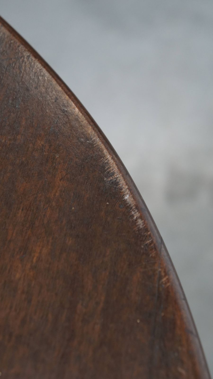 1042.0 Beautiful Antique English Swivel Barrel Leg Birdcage Tilt Top Table From The 18th Century photo