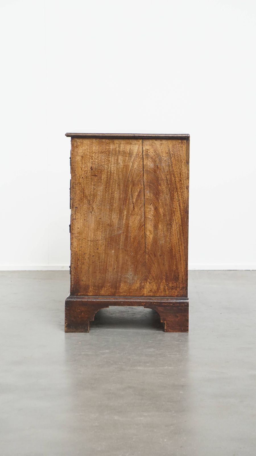 Beautiful Antique English Chest Of Drawers/Dressing Chest From The 18th Century With Brushed Slide photo vinterior