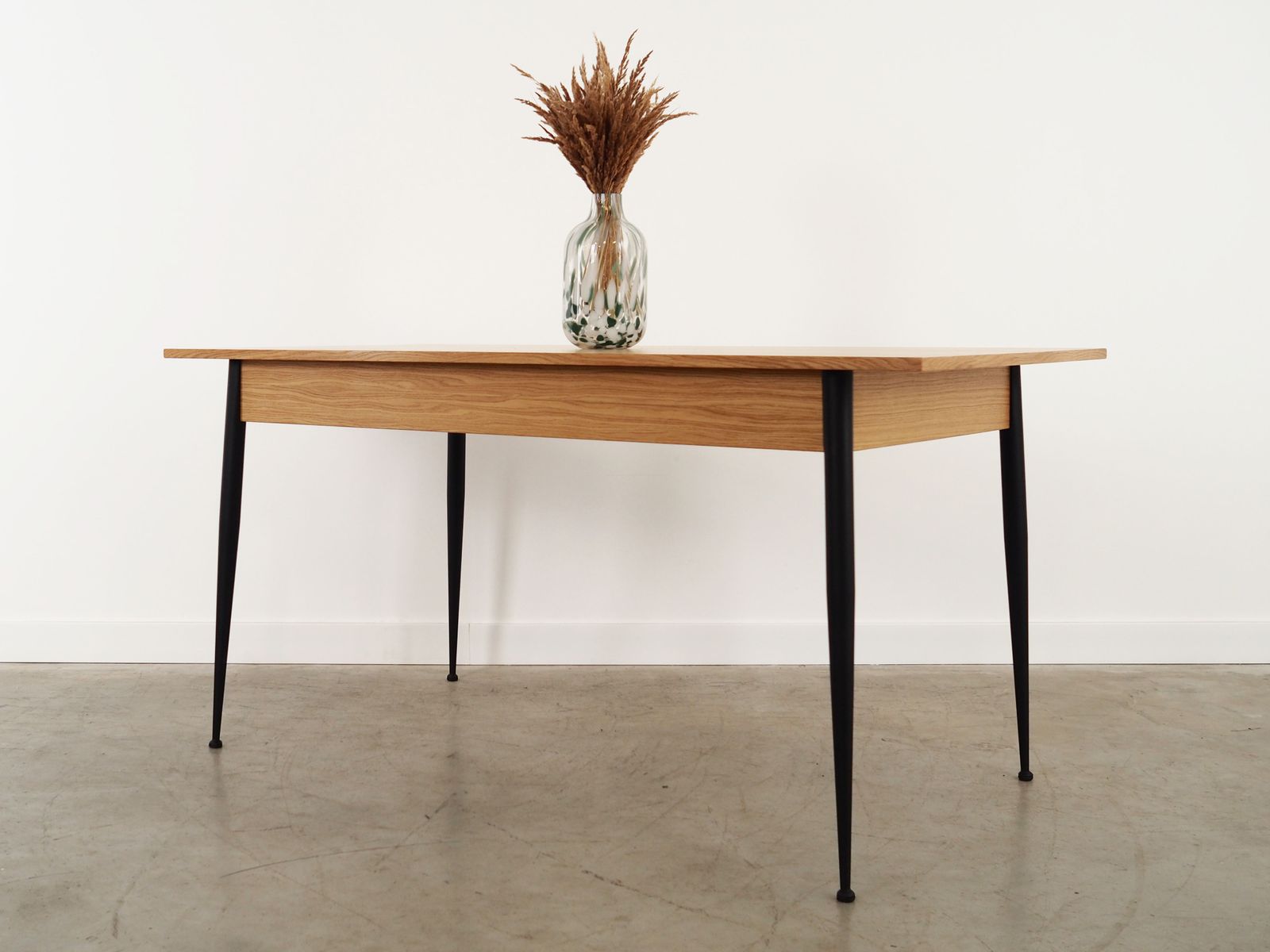 Oak Table, Italian Design, 1980s, Manufacture: Italy photo 1919.0