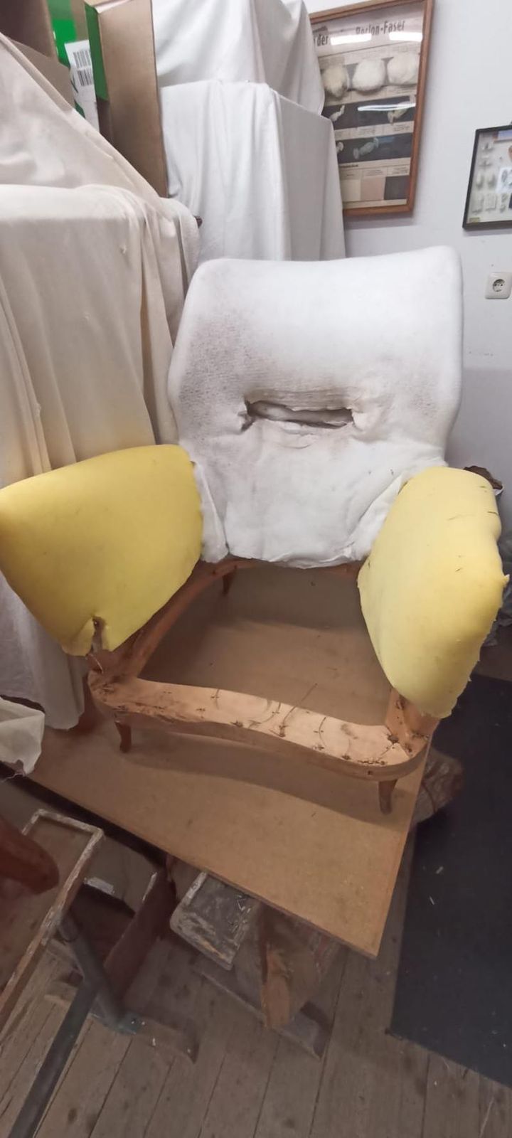 8276.0 Pair Of Mid Century Italian Curved Armchairs Brown Offhwite Bouclé Fabric 1950s photo