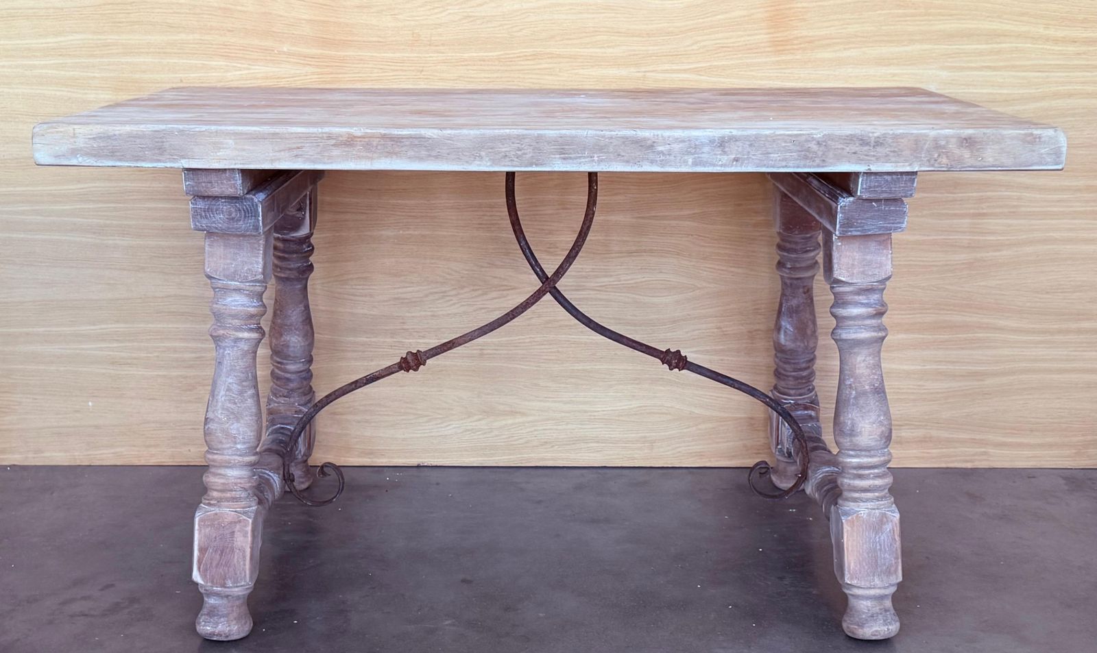 Table d'appoint baroque espagnole décolorée avec tiroir photo furniture
