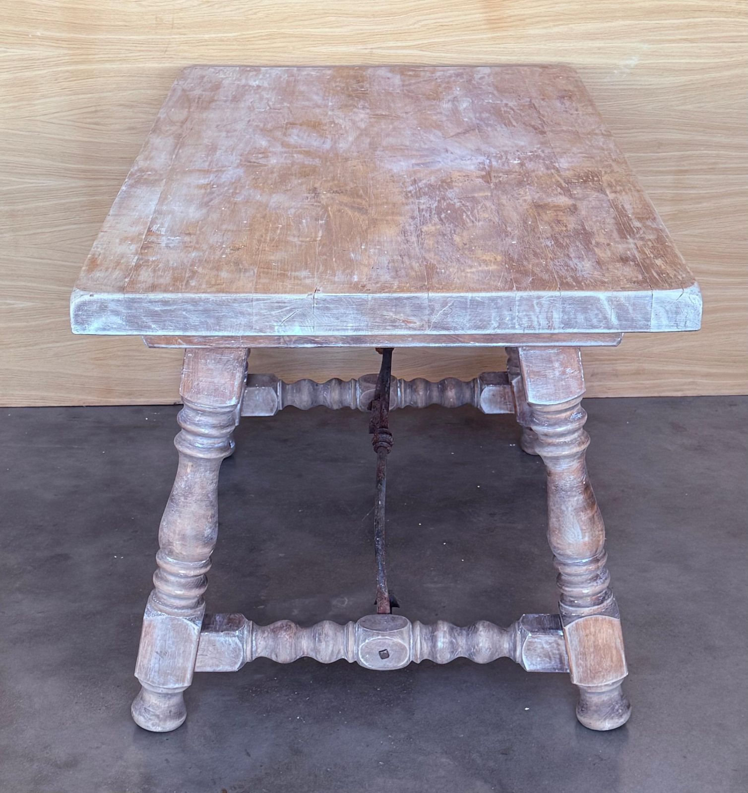 Table d'appoint baroque espagnole décolorée avec tiroir photo buy