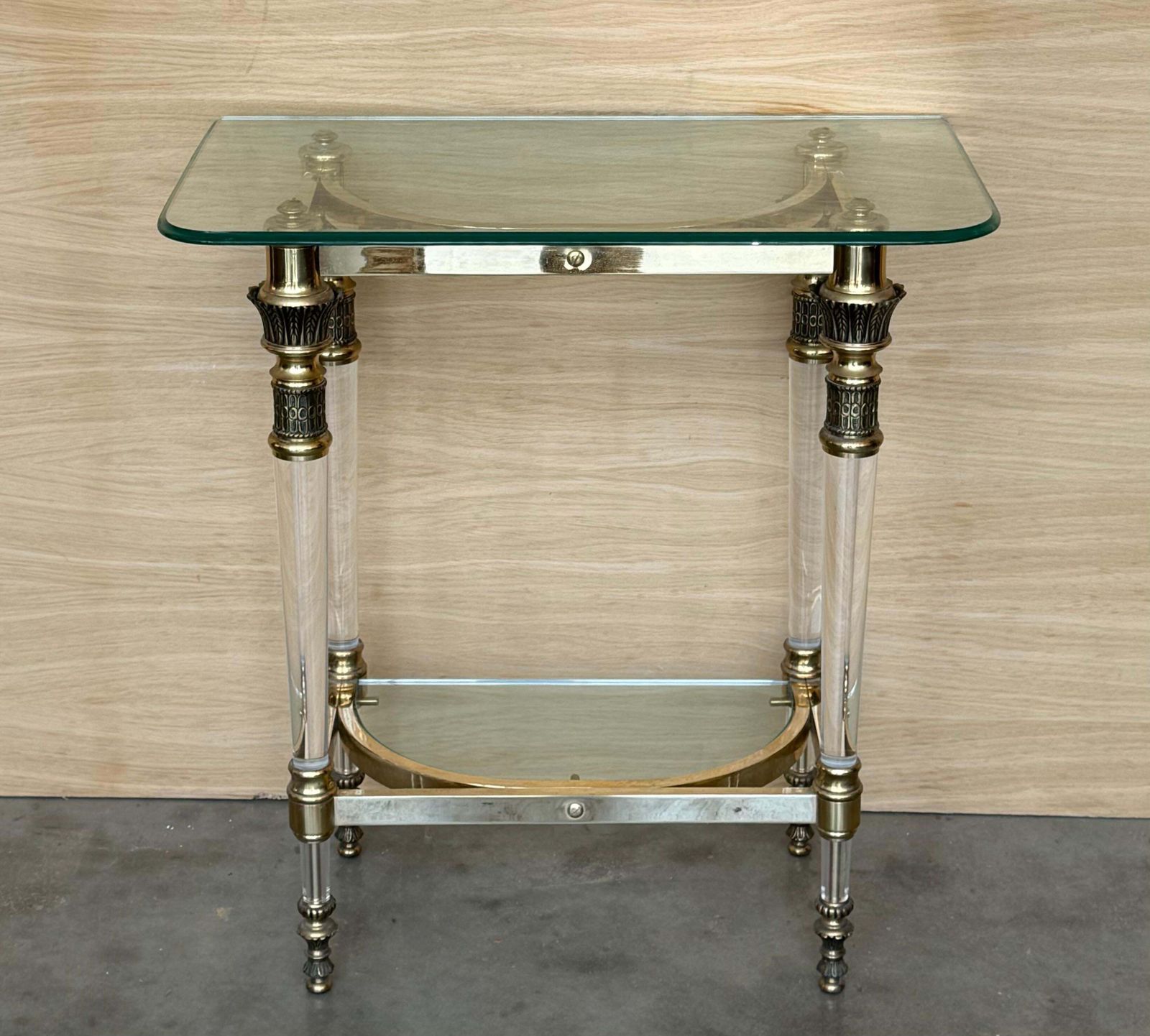 Console étroite de style Claude Dalle, plateau en verre, lucite et bronze photo Mobilier