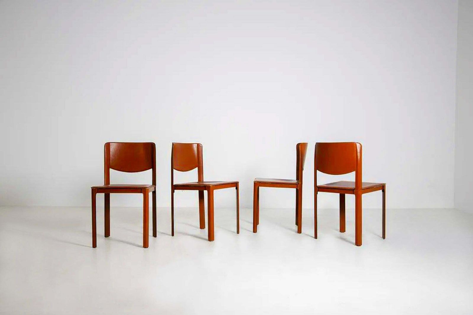 Set Of Four Chairs By Matteograssi In Leather Red Mod Sistina, Label photo furniture