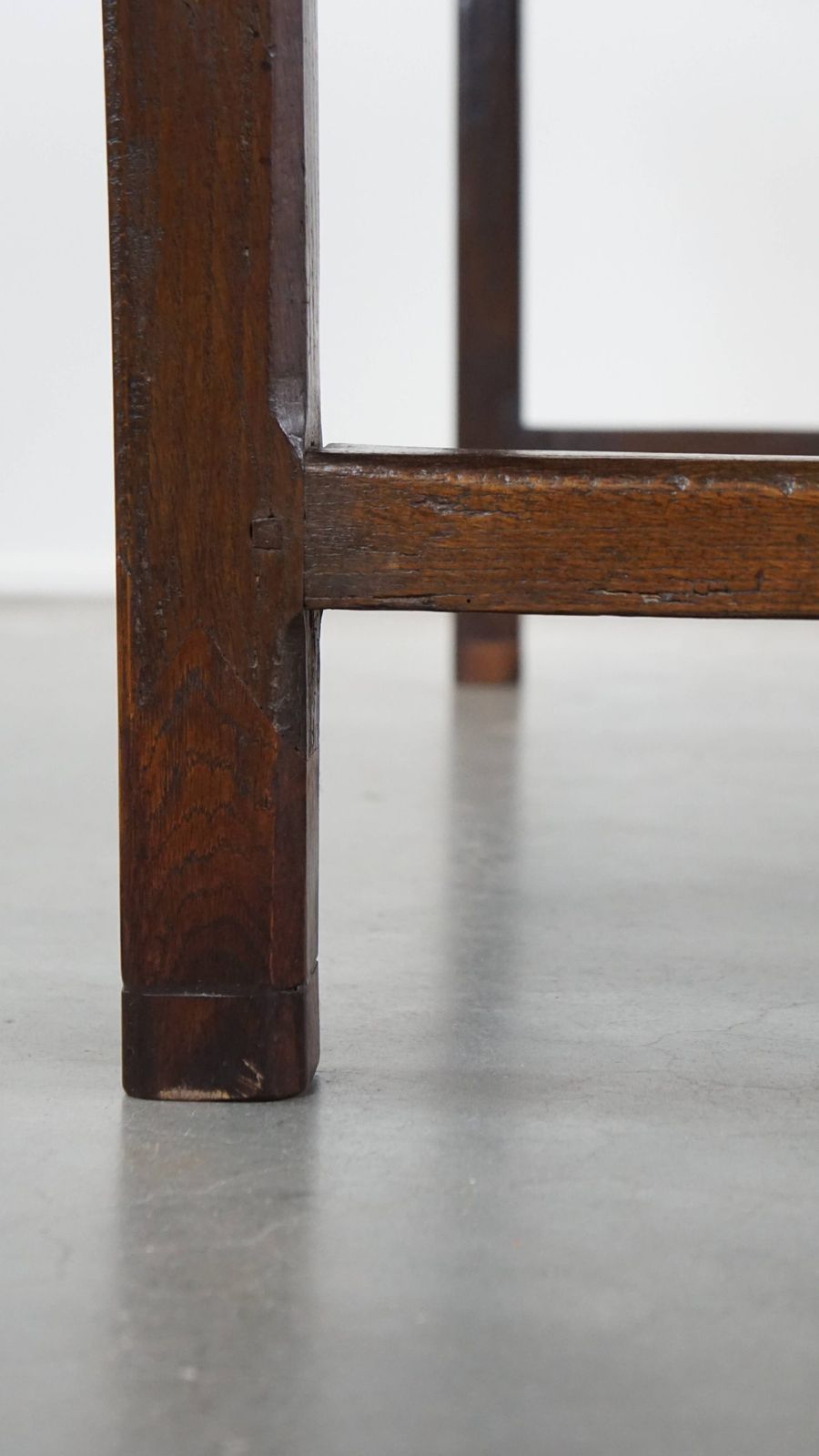 2255.0 Stevige Antieke Franse Eettafel Uit Het Begin Van De 19e Eeuw, Van Eikenhout, Met 1 Lade photo
