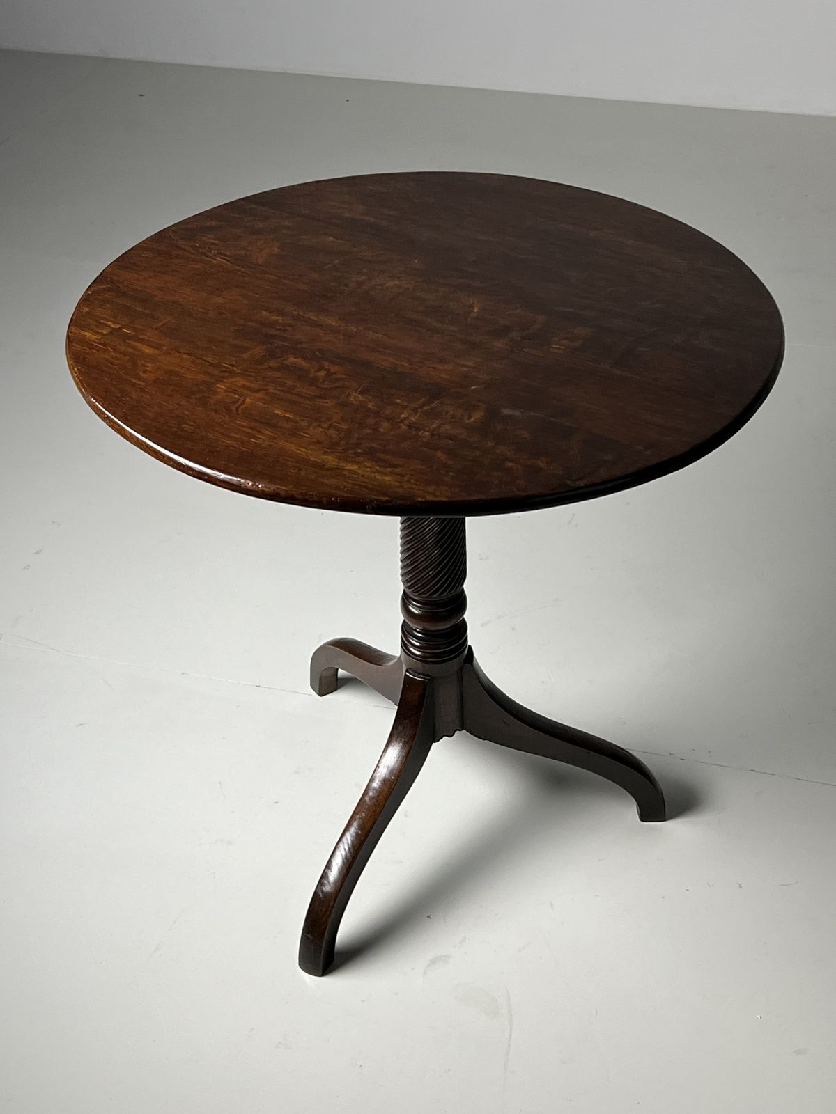 photo buy Tilt Top English, 1800s, Antique