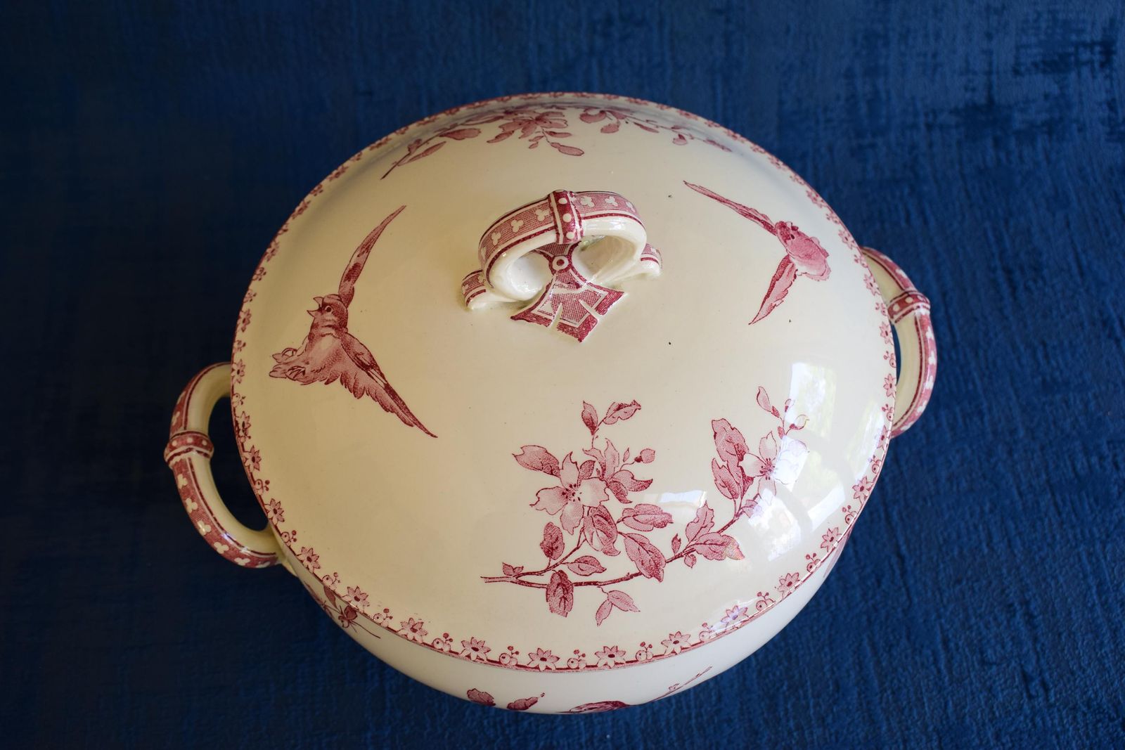 Sarreguemines Red Favori Soup Tureen, Antique French Birds Ironstone photo buy