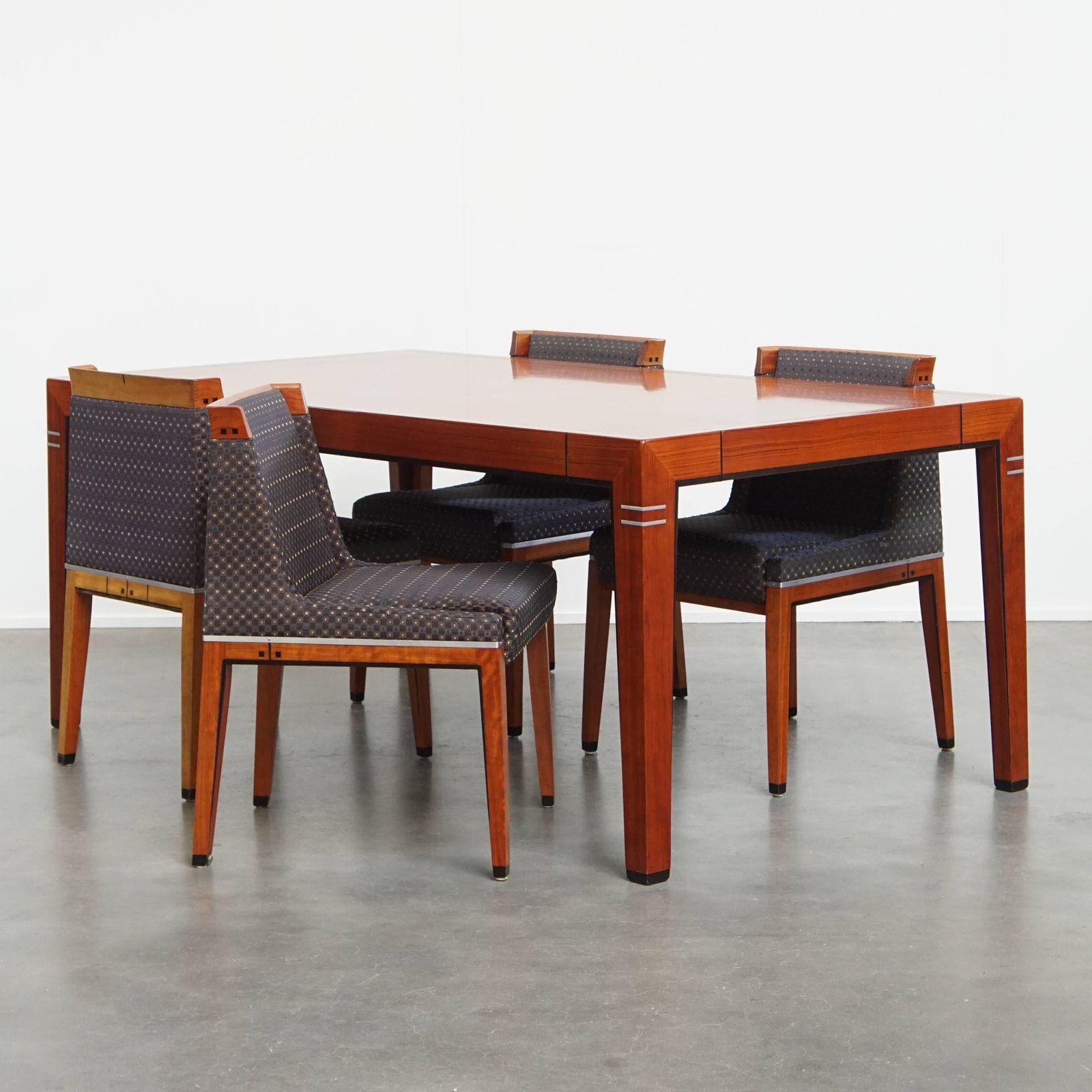 Beautiful Art Deco Set Consisting Of A Dining Table And 4 Dining Chairs