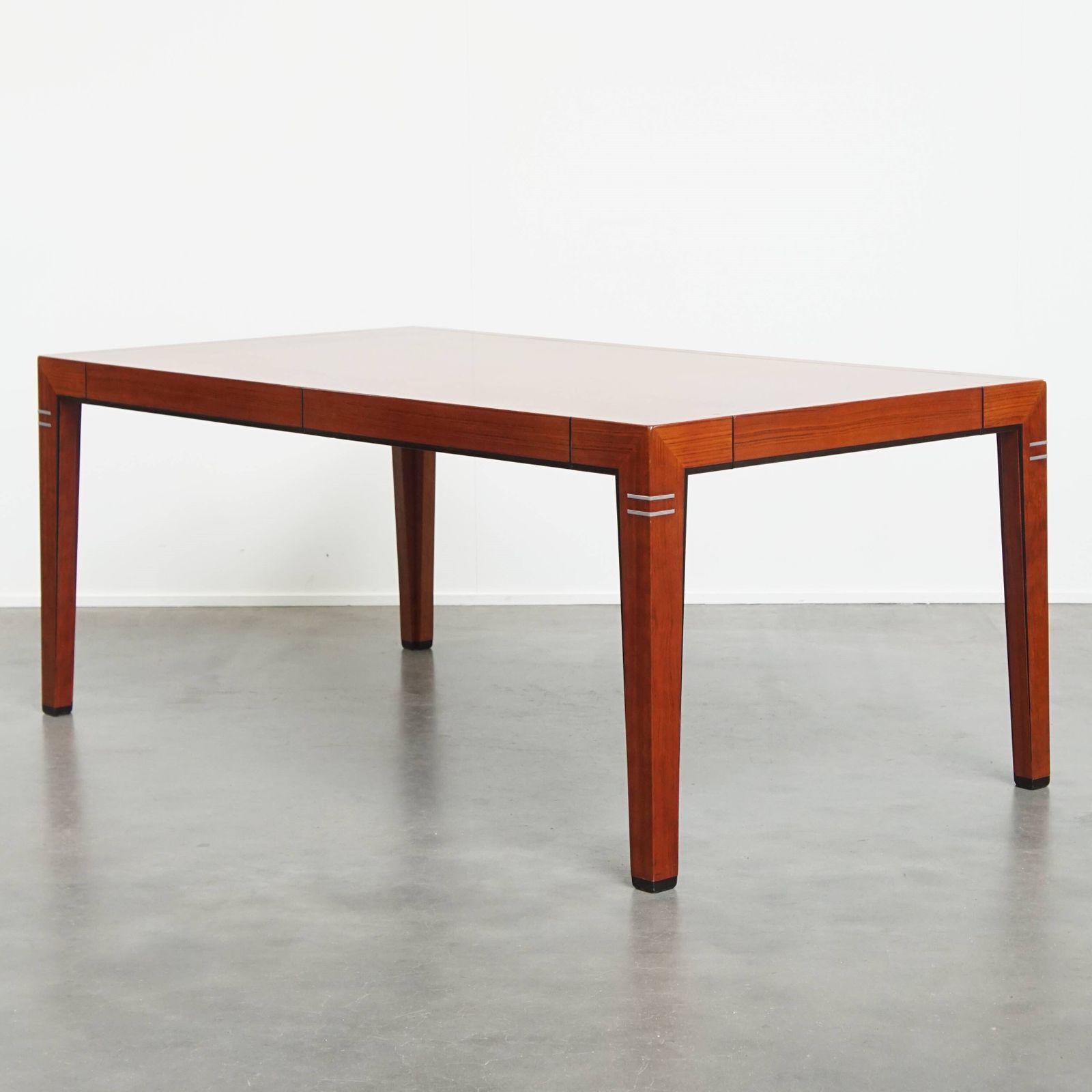 Beautiful And Timeless Art Deco Design Dining Table