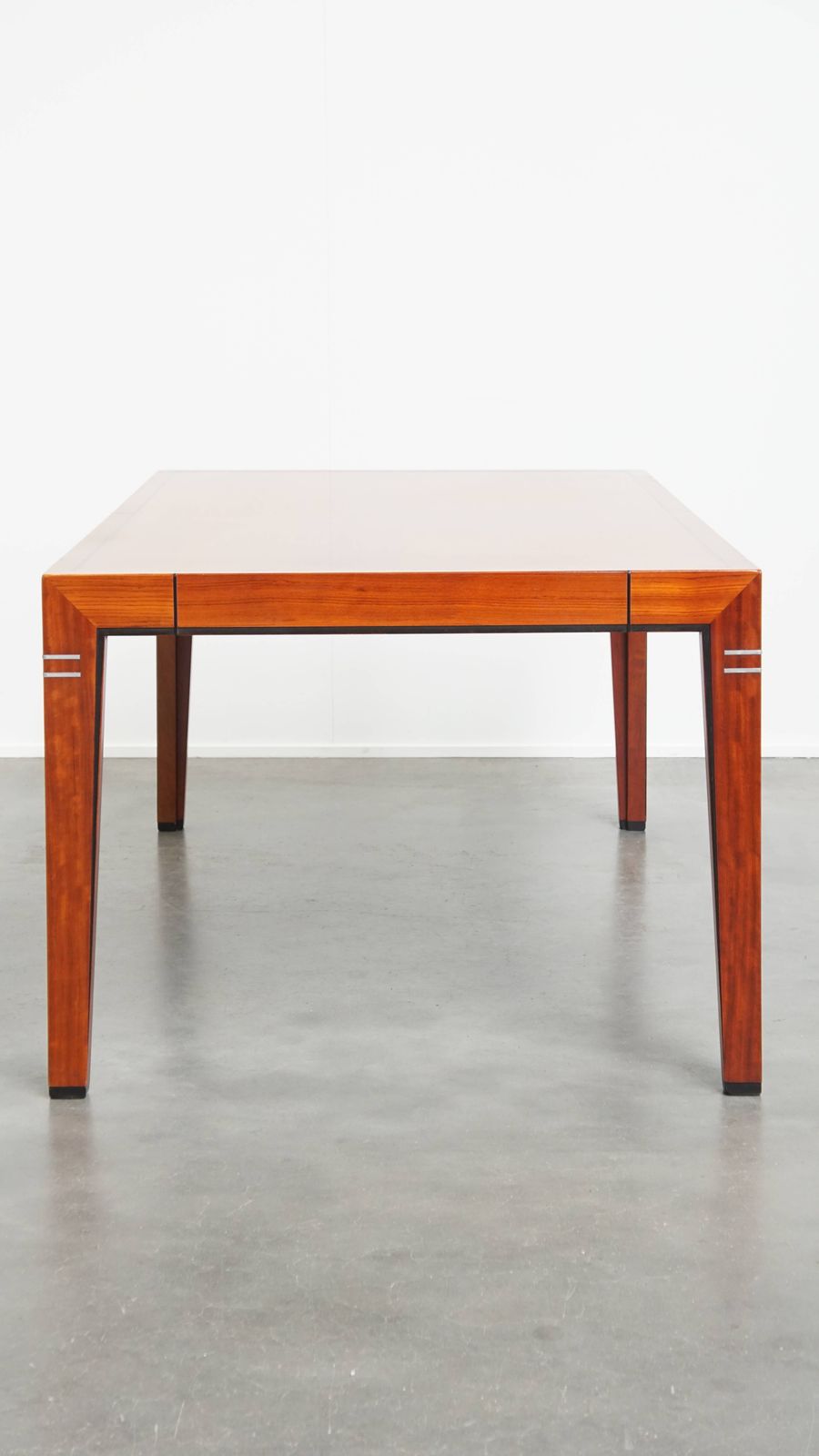 Tijdloze Art Deco Eettafel photo for sale