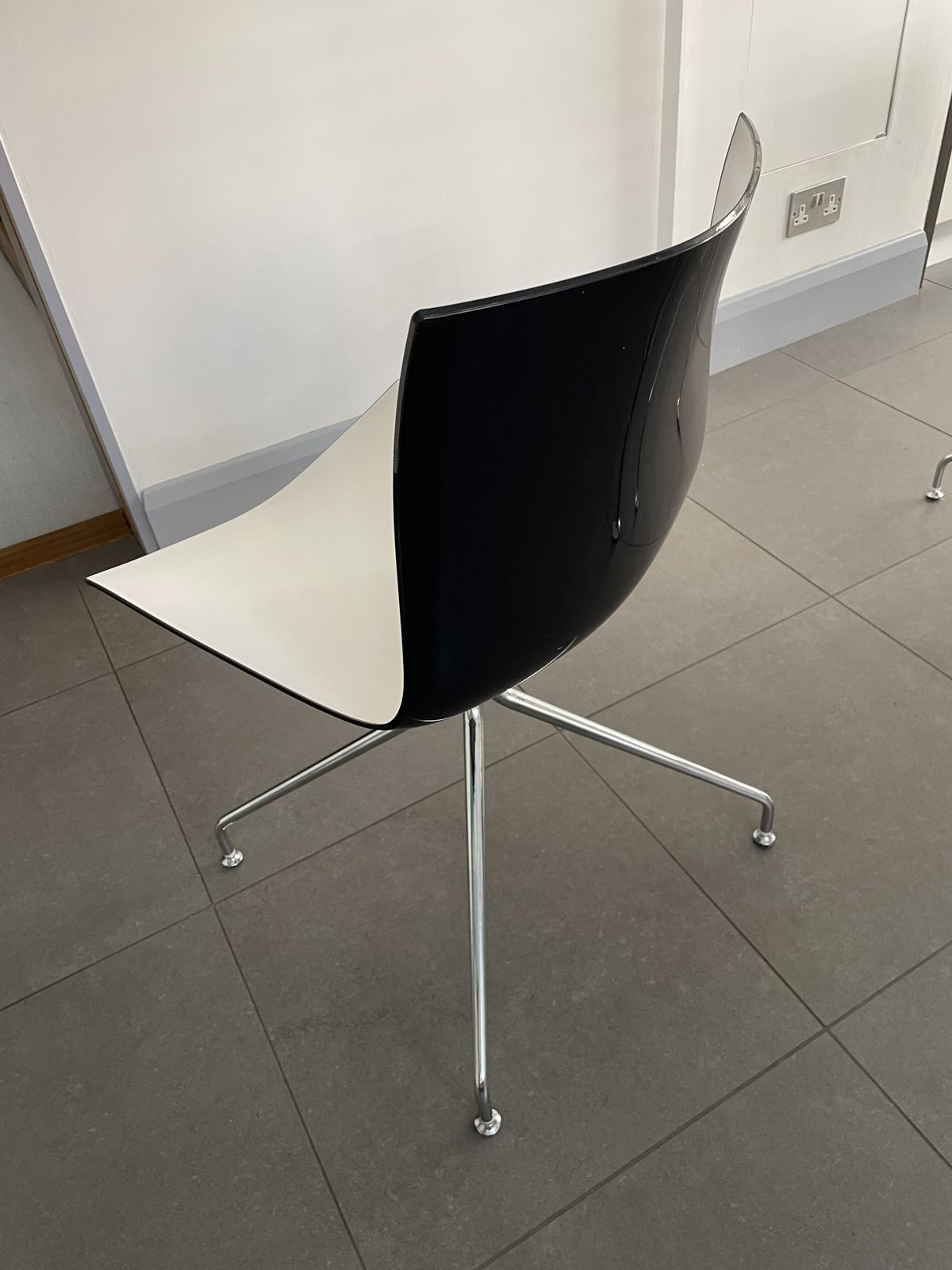 Four Arper Catifa 46 Black And White Swivel Chairs, In Very Good Condition photo for sale