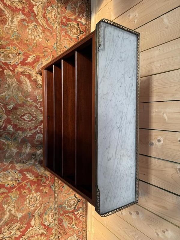 Bibus En Acajou Et Marbre De Carrare De Style Louis XVI photo 790.0