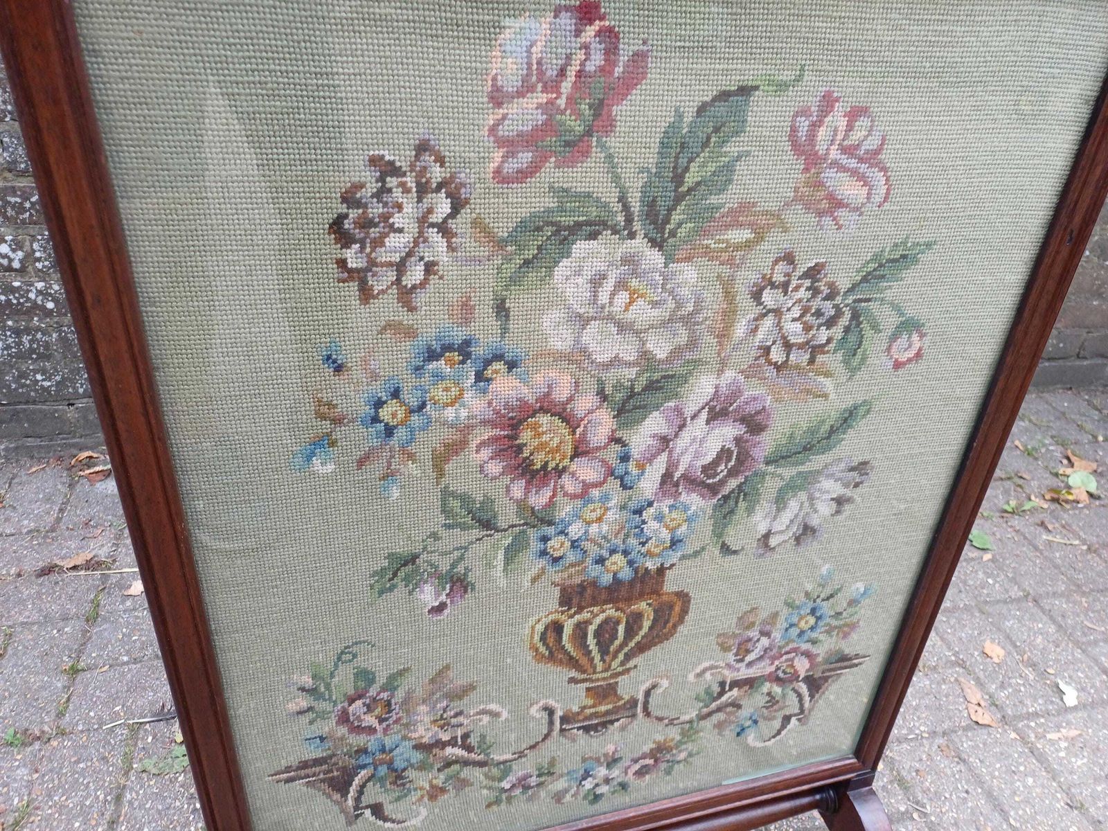 Massive Antique Victorian Mahogany Pole Fire Screen With Floral Needlepoint Panel – Still Life Embroidery Sturdy Vgc photo Home Fixtures