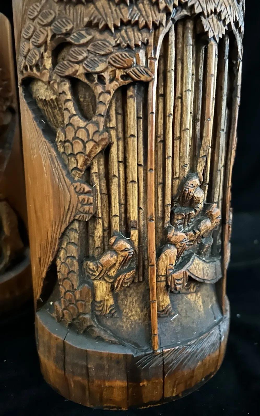 photo vintage A Pair Large  Antique Carved Bamboo Chinese Brush Pots