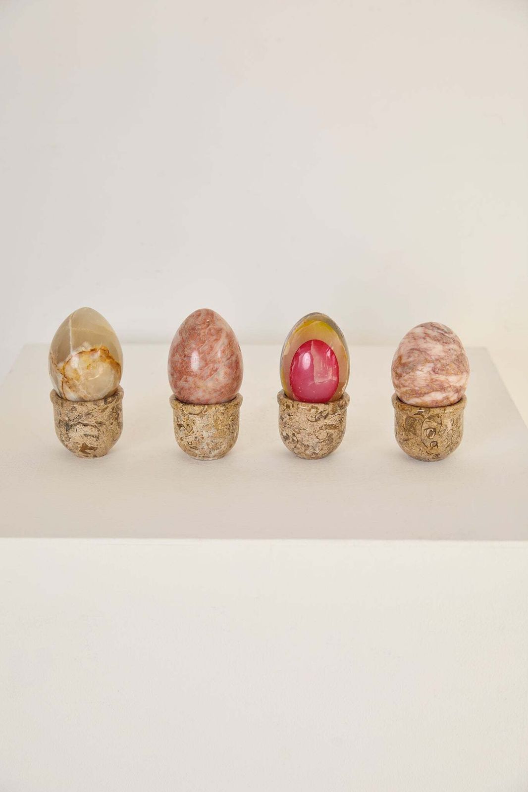 Set Of X4 Marble Eggs And Cups