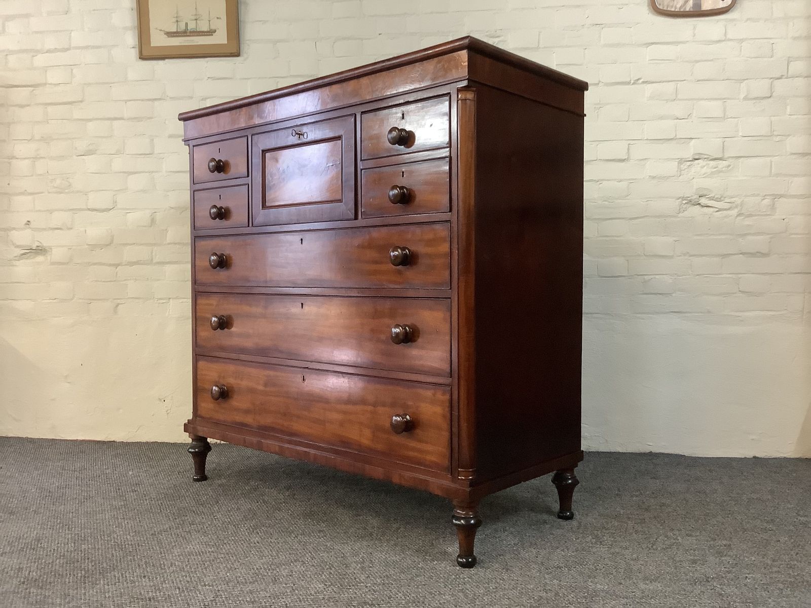 photo vintage Victorian Flamed Mahogany Scotch Chest Of Drawers.