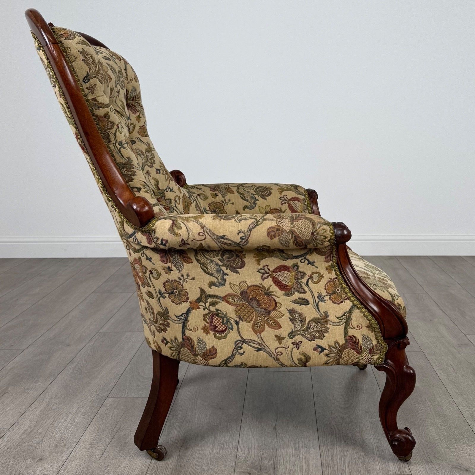 Antique 19th Century Fine Quality Armchair In Walnut photo vinterior