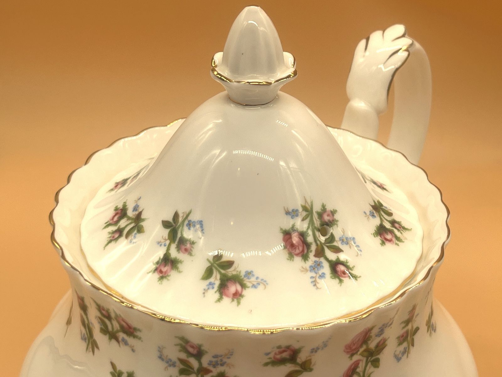 photo furniture Large Vintage Royal Albert China Winsome Design 2 Pint Capacity Teapot.