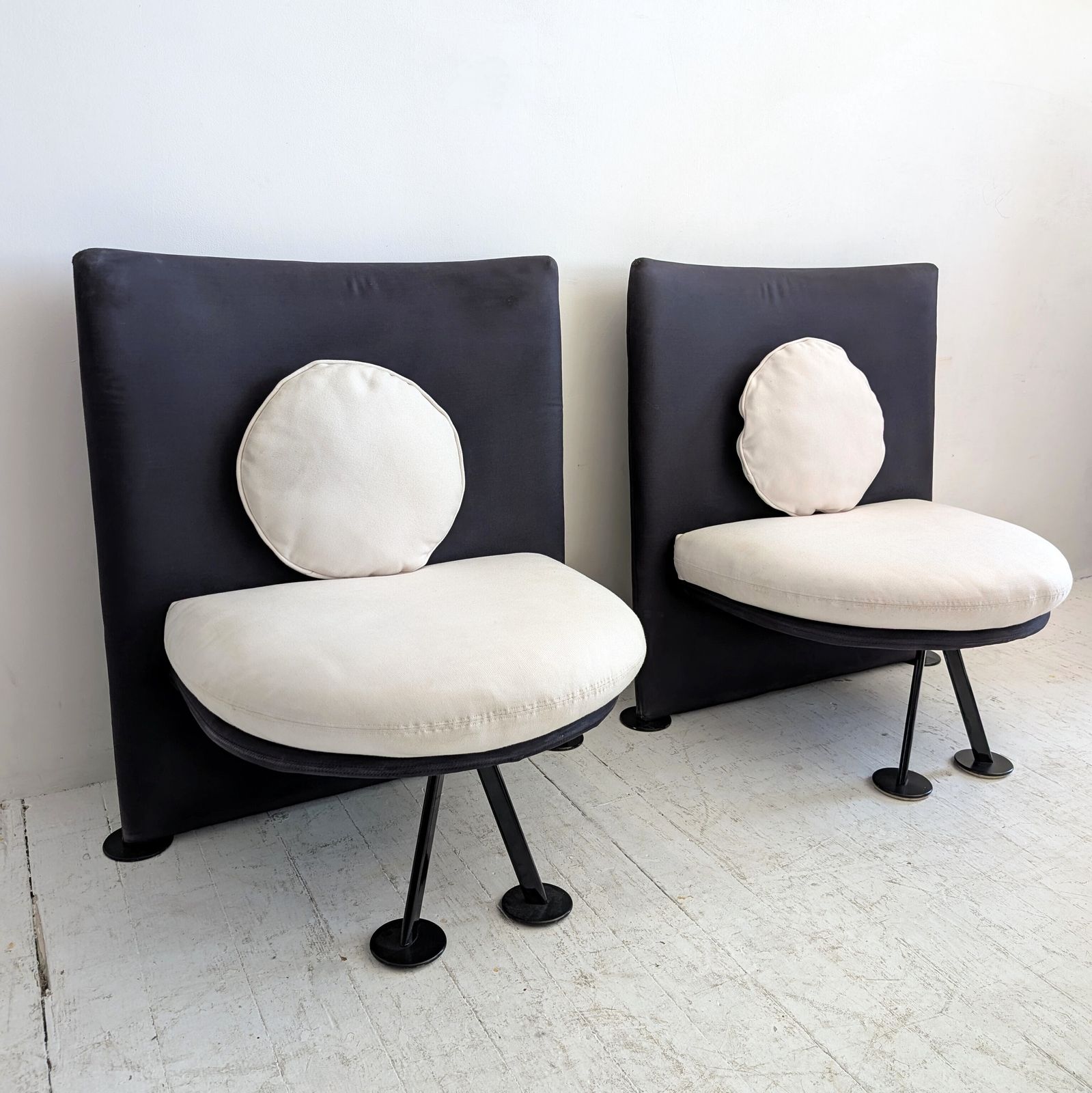 photo vintage Unusual Postmodern Lounge Chairs, Starck Miss Wirt Style, 1980s. Two Available