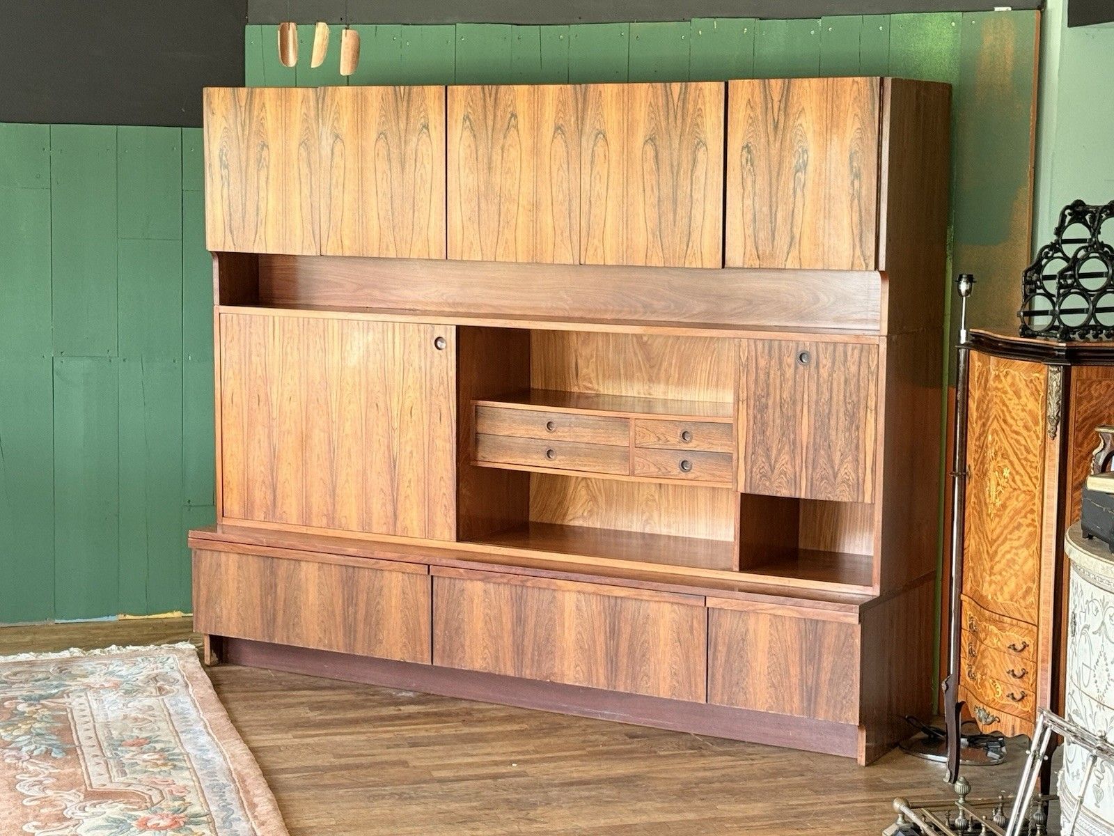 Mid Century Modern Robert Heritage For Archie Shine Wall Unit Retailed By Heals photo vintage