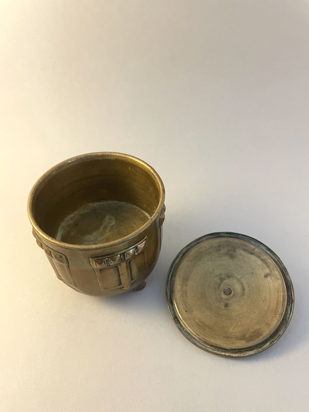 photo furniture Arts & Crafts Brass Box With Lid On Three Feet, Handmade Antique Round Decorative Container Circa 1920