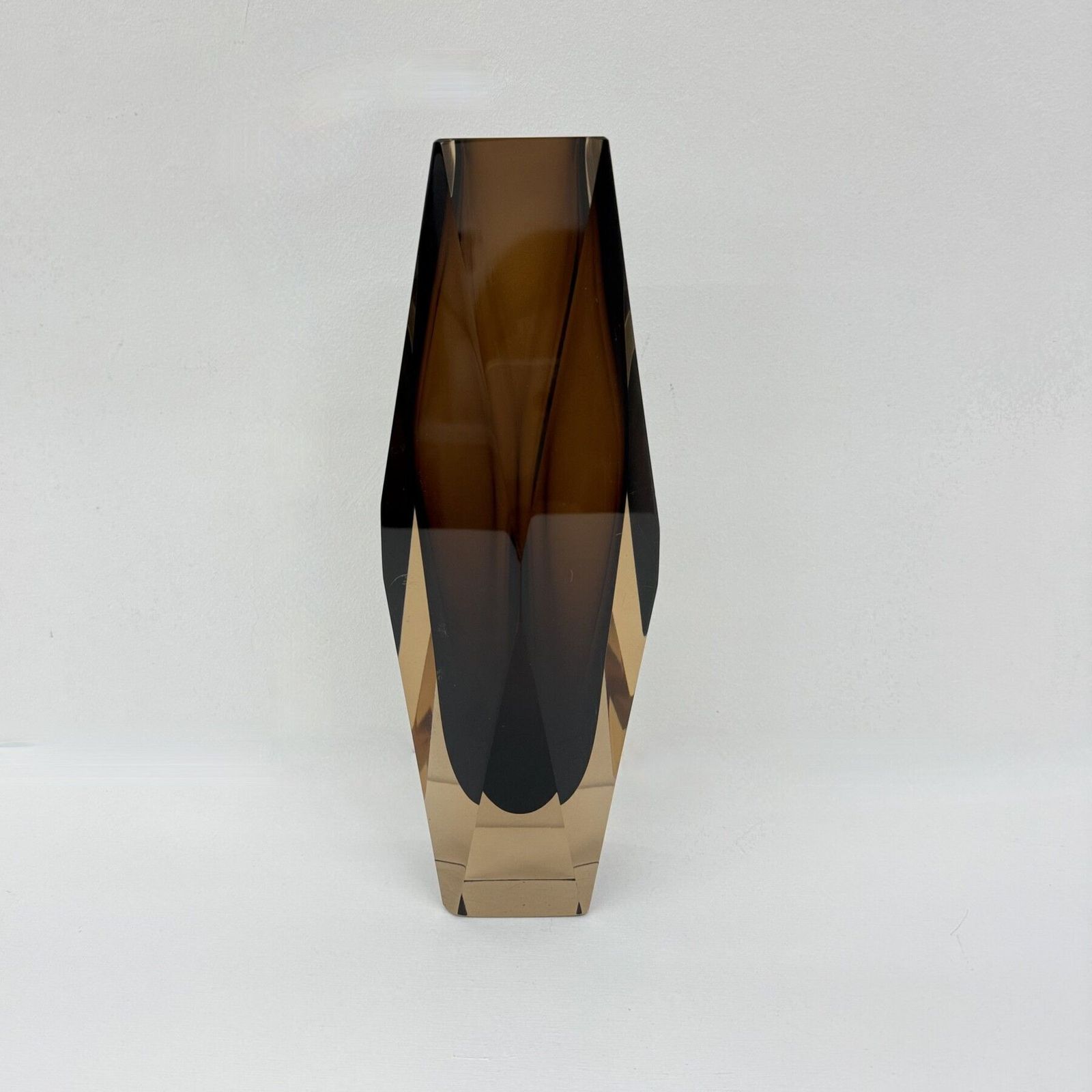 Murano Sommerso Geslepen Glazen Vaas Van Flavio Poli, Jaren 1970 photo furniture